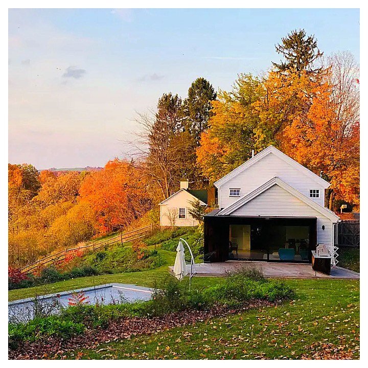 I didn&rsquo;t think it was possible for Poets Hill to get any better&mdash; then they added a Tiny House!! Now larger groups, or guests looking for a magical place to work, can book the Pool House with the Tiny House. Pool house guests don&rsquo;t n