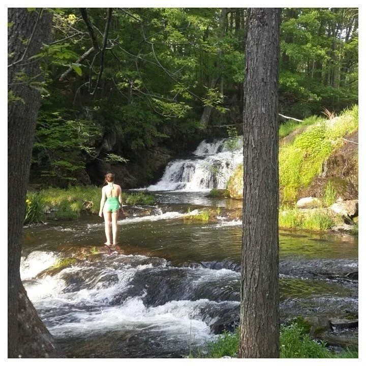Beat the heat swimming in your own private 🌊 waterfall at the historic @salvatomill. This mid-century designer gem sleeps 8. We have availability for @upstateartweekend 7/18-21 and a few other weekends are left this summer!
Booking info in bio. All 