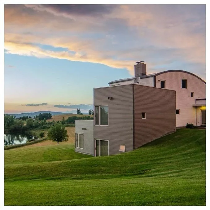 We are thrilled to announce that Twin Ponds View is guest ready✨A luxurious modern estate comprised of a 4 bedroom, 5.5 bath Main House and a 2 bedroom, 1 bath Guest House. Book together, or the Main House independently. Situated on 45 bucolic acres 