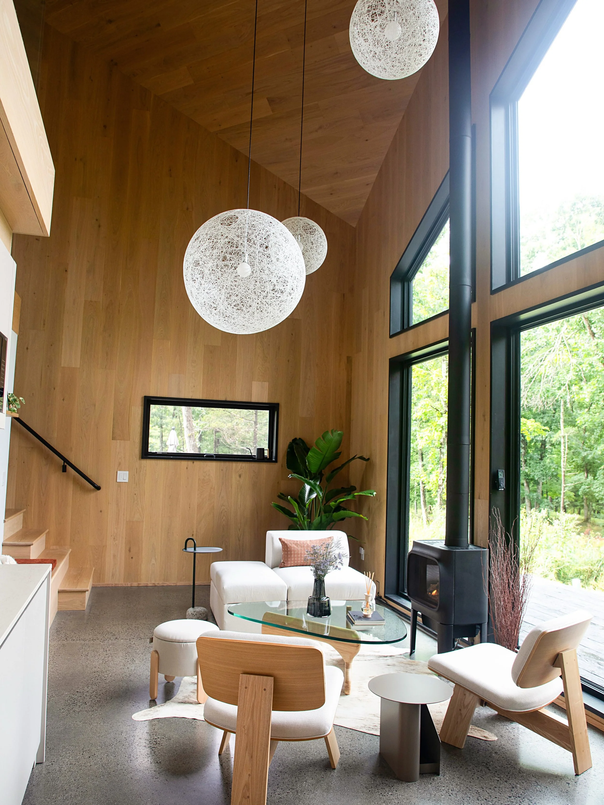 📣We are excited to announce that Uni Cabin is ready for guests! 📣 An incredibly special addition to our vacation rental roster. Uni Cabin is a newly built, Nordic-inspired cabin with mountain views. Secluded in nature, but only a 10-minute drive to