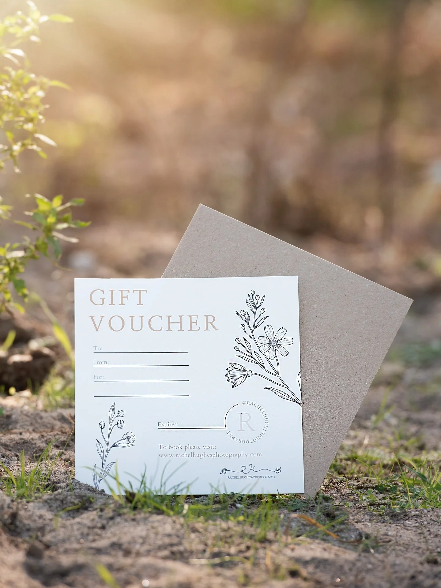 If like us you&rsquo;ve put the Christmas tree up this weekend, you&rsquo;ll be wondering what will go under it this year. 

Imagine finding the gift of a photoshoot tucked under your tree. 

For a mum who never steps in the photo because she&rsquo;s