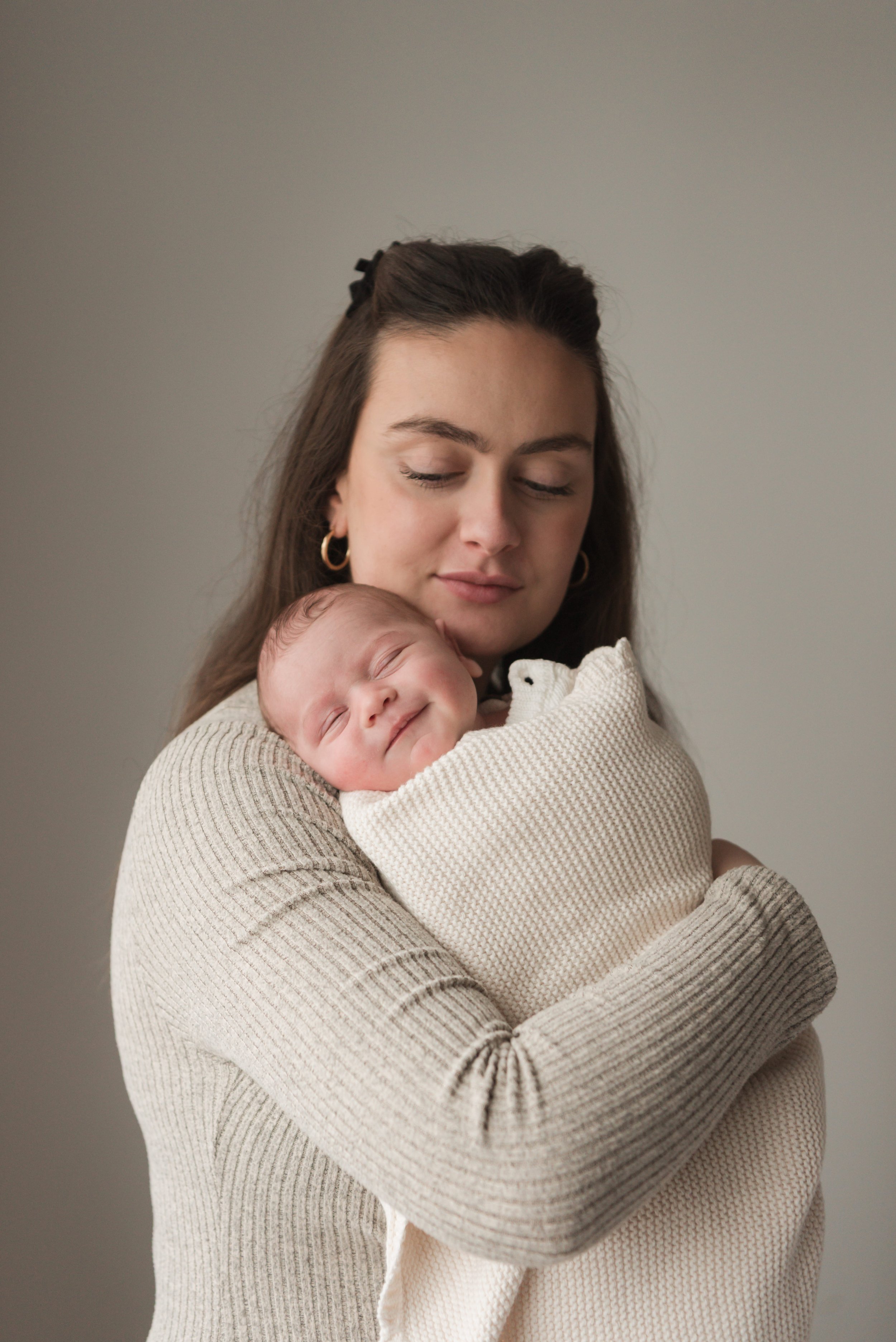 Jersey photographer: a cosy winter newborn photoshoot at home