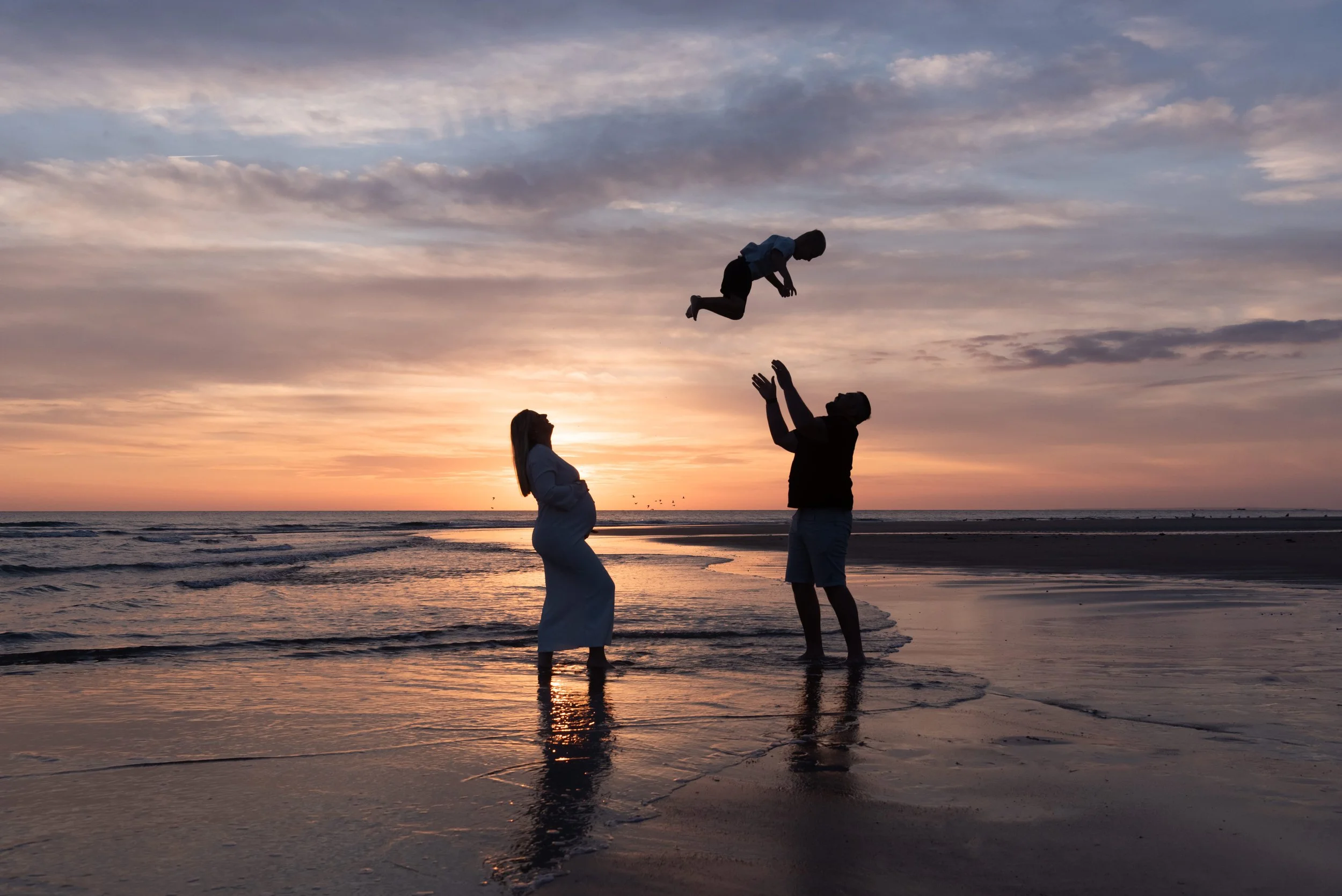 Jersey photographer - maternity photoshoot silhouettes