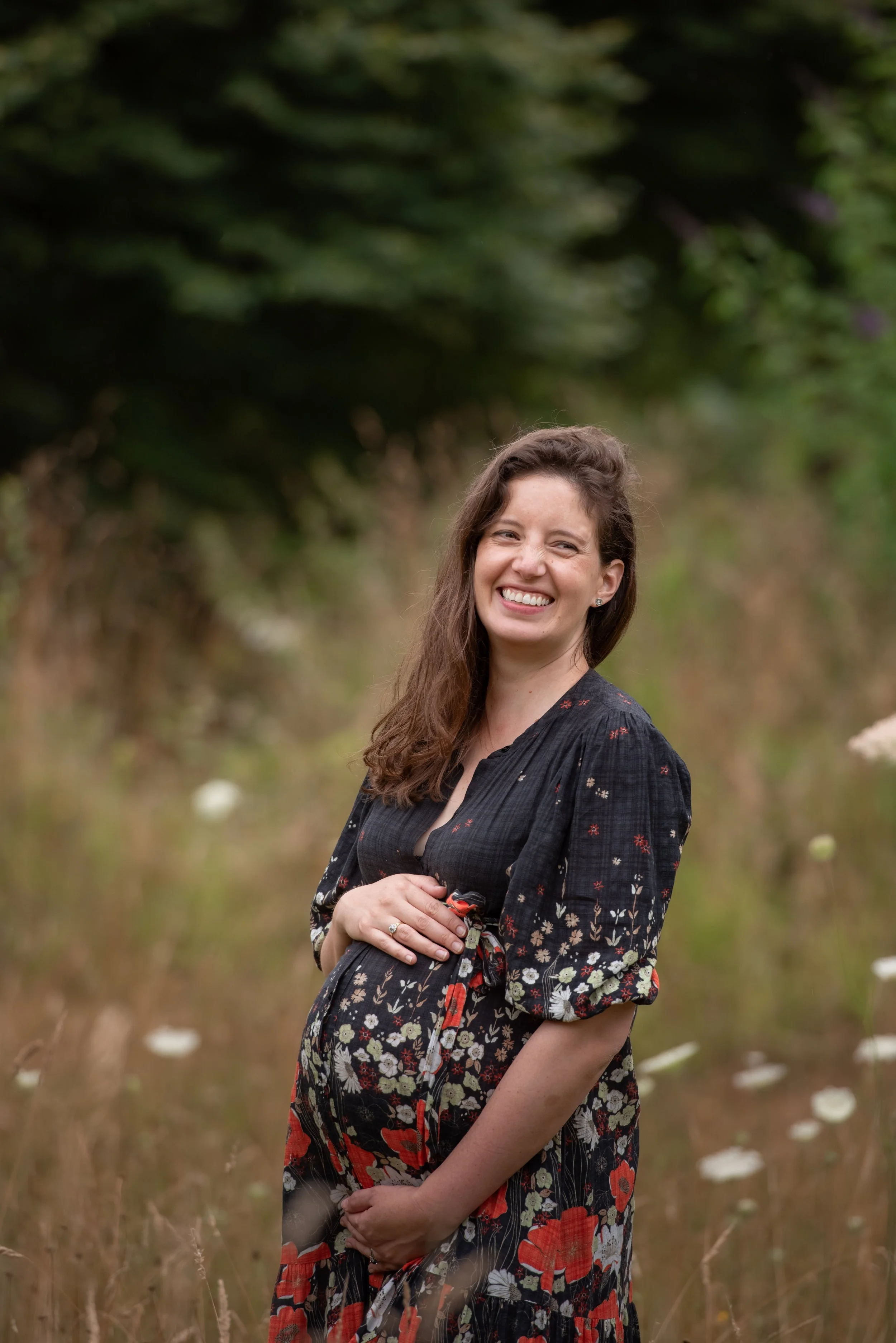 Jersey photographer - maternity photoshoot in wild meadow