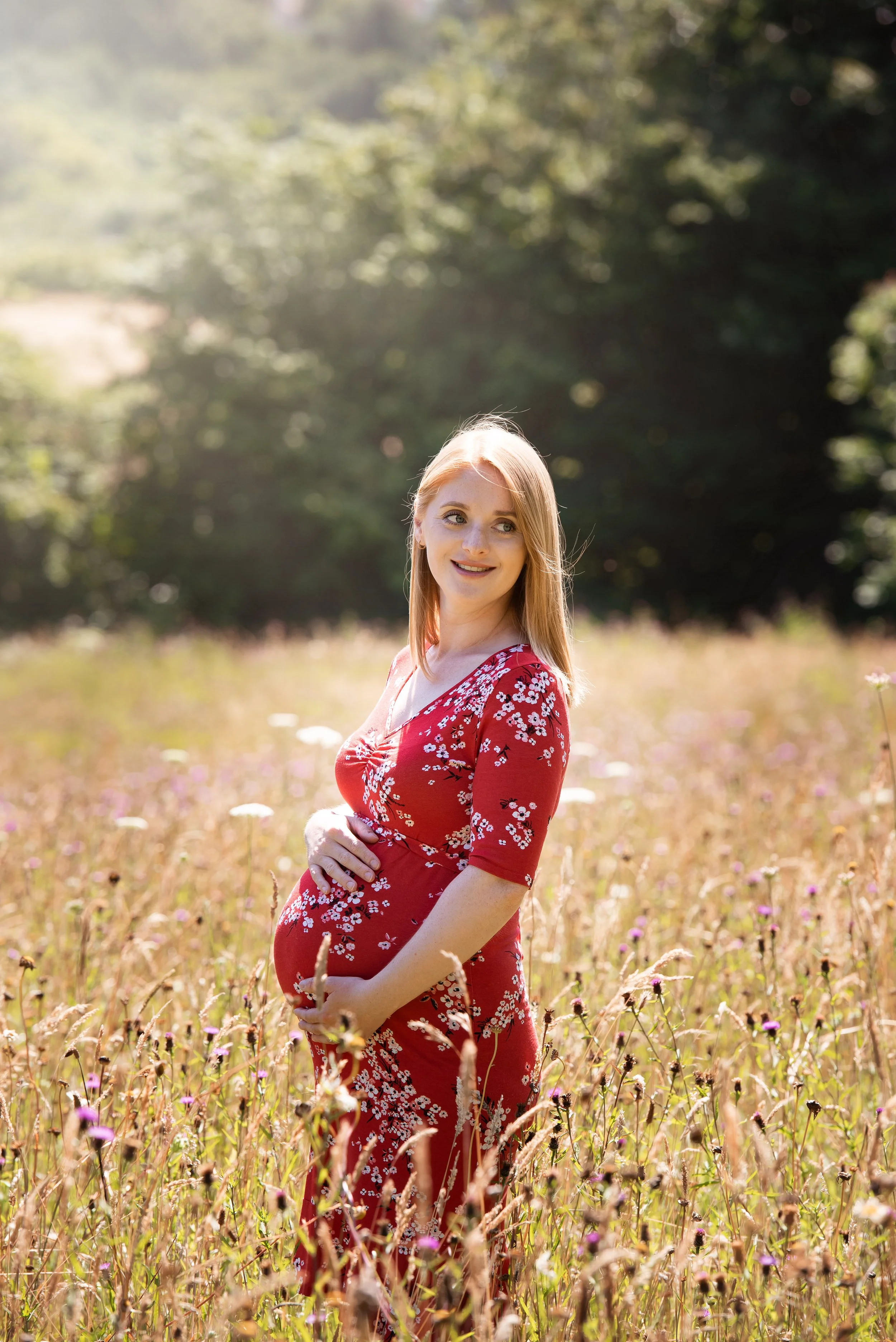 Jersey photographer - summer wildflower maternity photoshoot