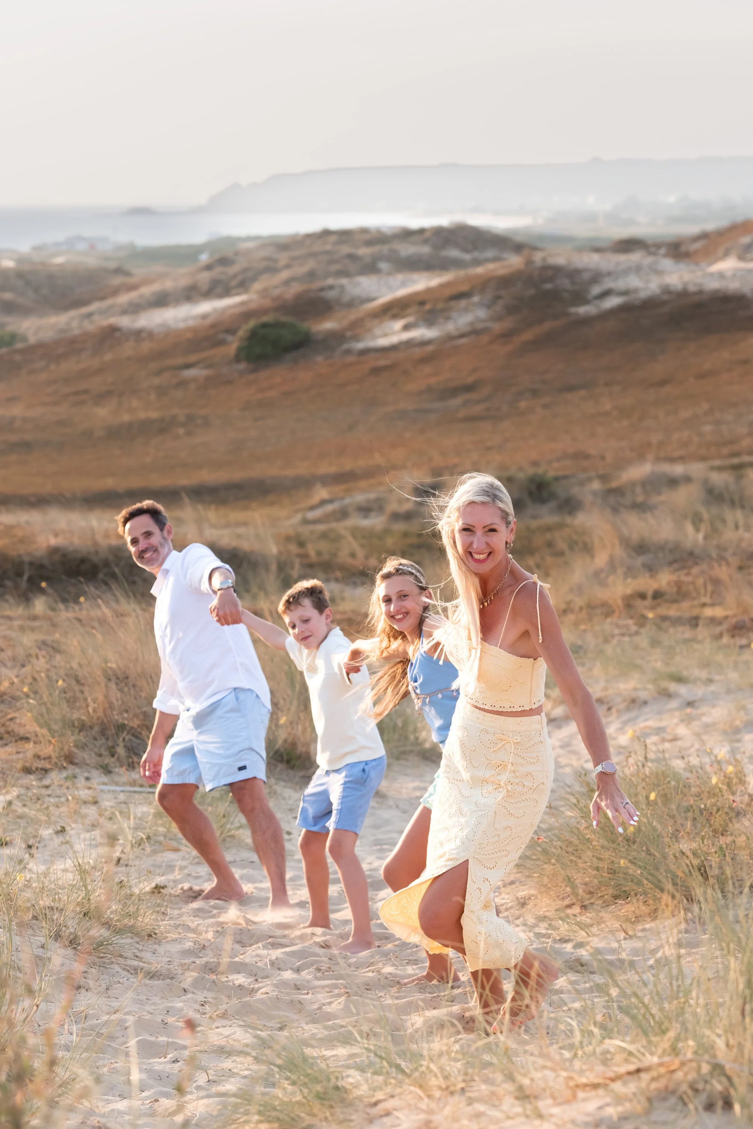 Jersey photographer - family games on dunes