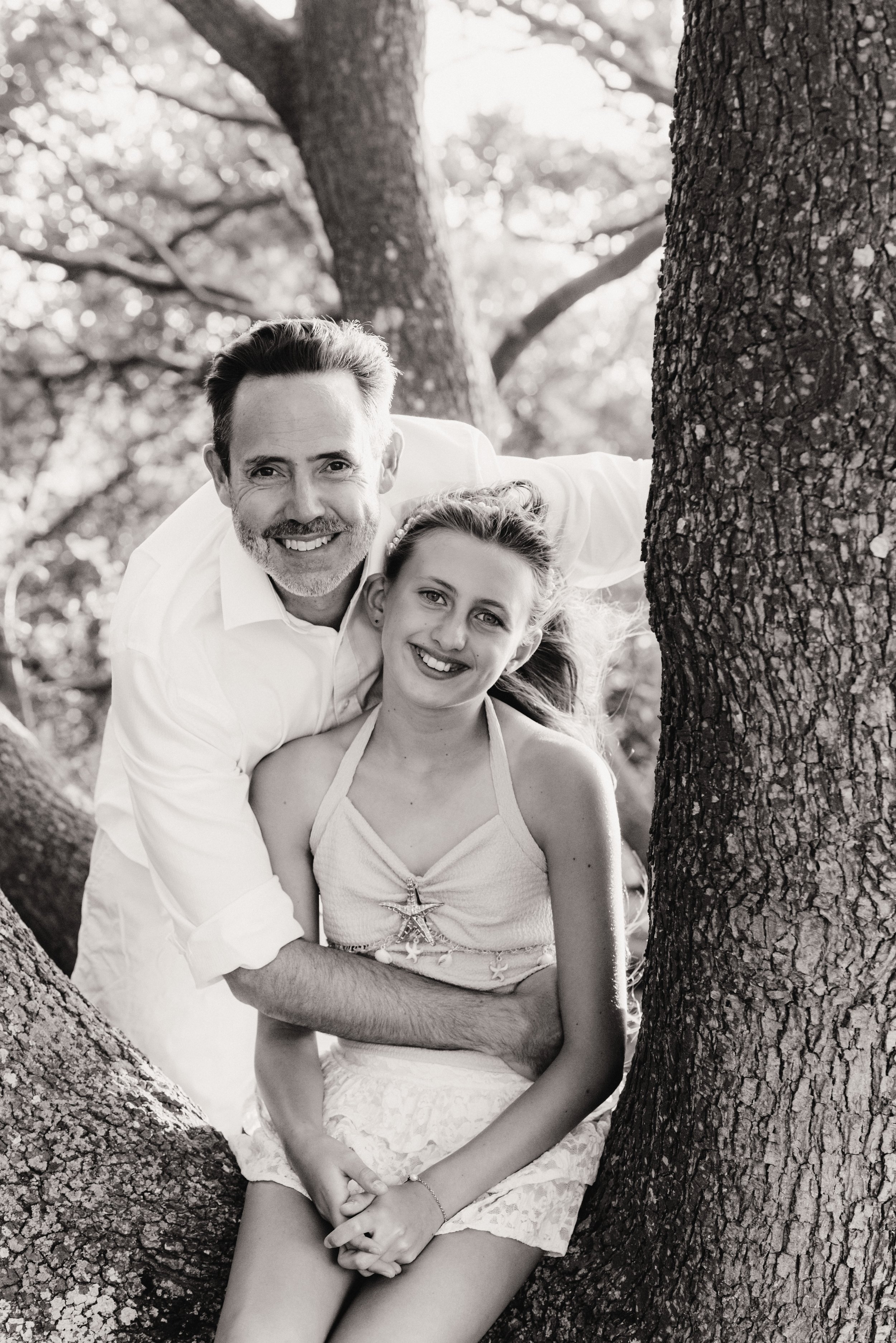 Jersey photographer - father and daughter in tree