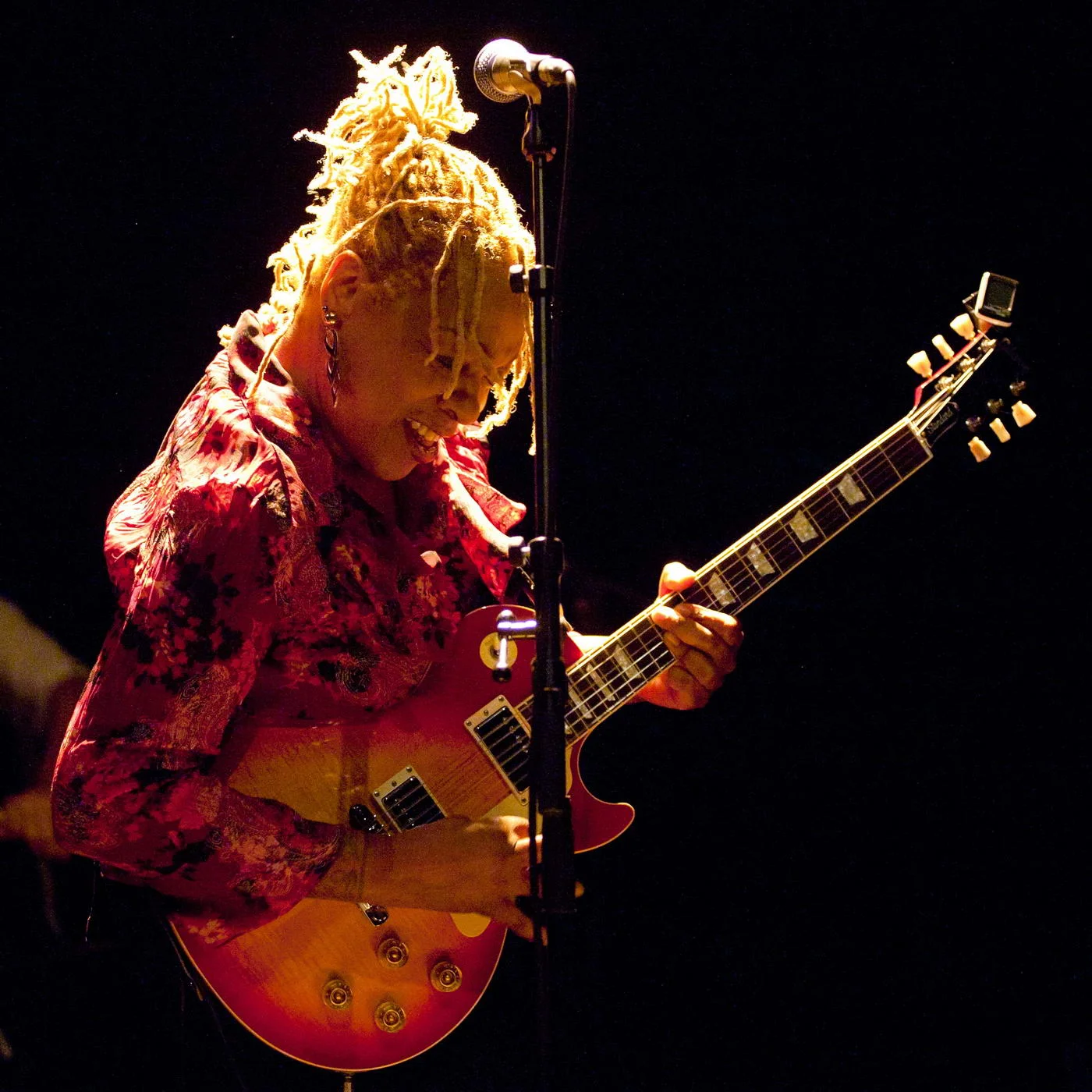 Guitarist, vocalist and entertainer Pat is one of the best performers in the San Francisco area. Award winning blues guitarist, Pat has recorded with legendary greats and has learned how to play from some of the best, including Taj Mahal.