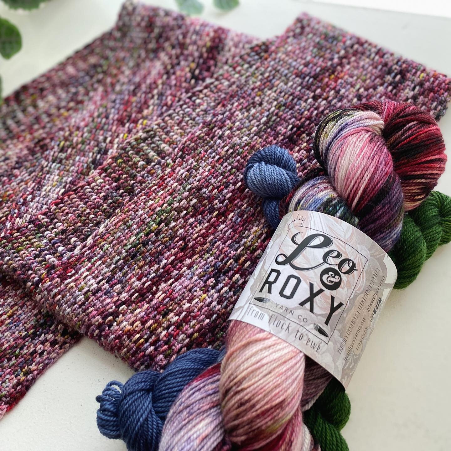A custom colour for @little.red.mitten called LRM Wallpaper. Paired with Morning Glory and Spruce minis in this sock set. Available on at the Little Red Mitten. 

#leoandroxyyarnco #colourfulyarn #brightyarn #indiedyer #handdyedyarn #indiedyersofinst