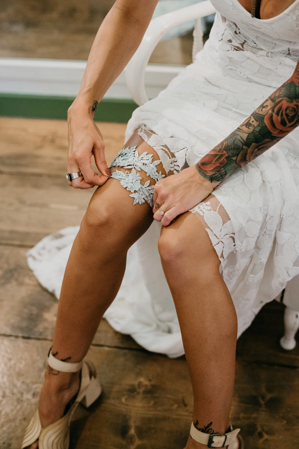 ea643-devlinwedding_gettingready81.jpg
