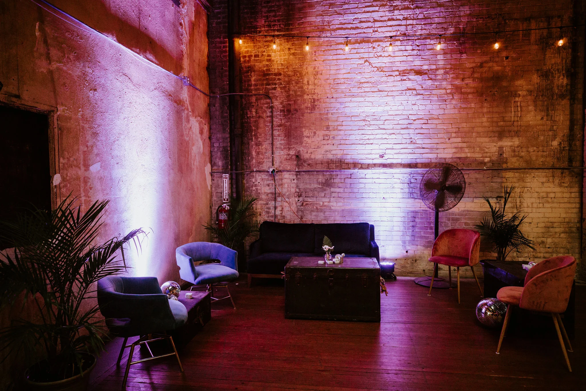 DetroitIndustrialWedding_Geoff&LyndsiPhotography_Alex&Jen_Reception47.jpg