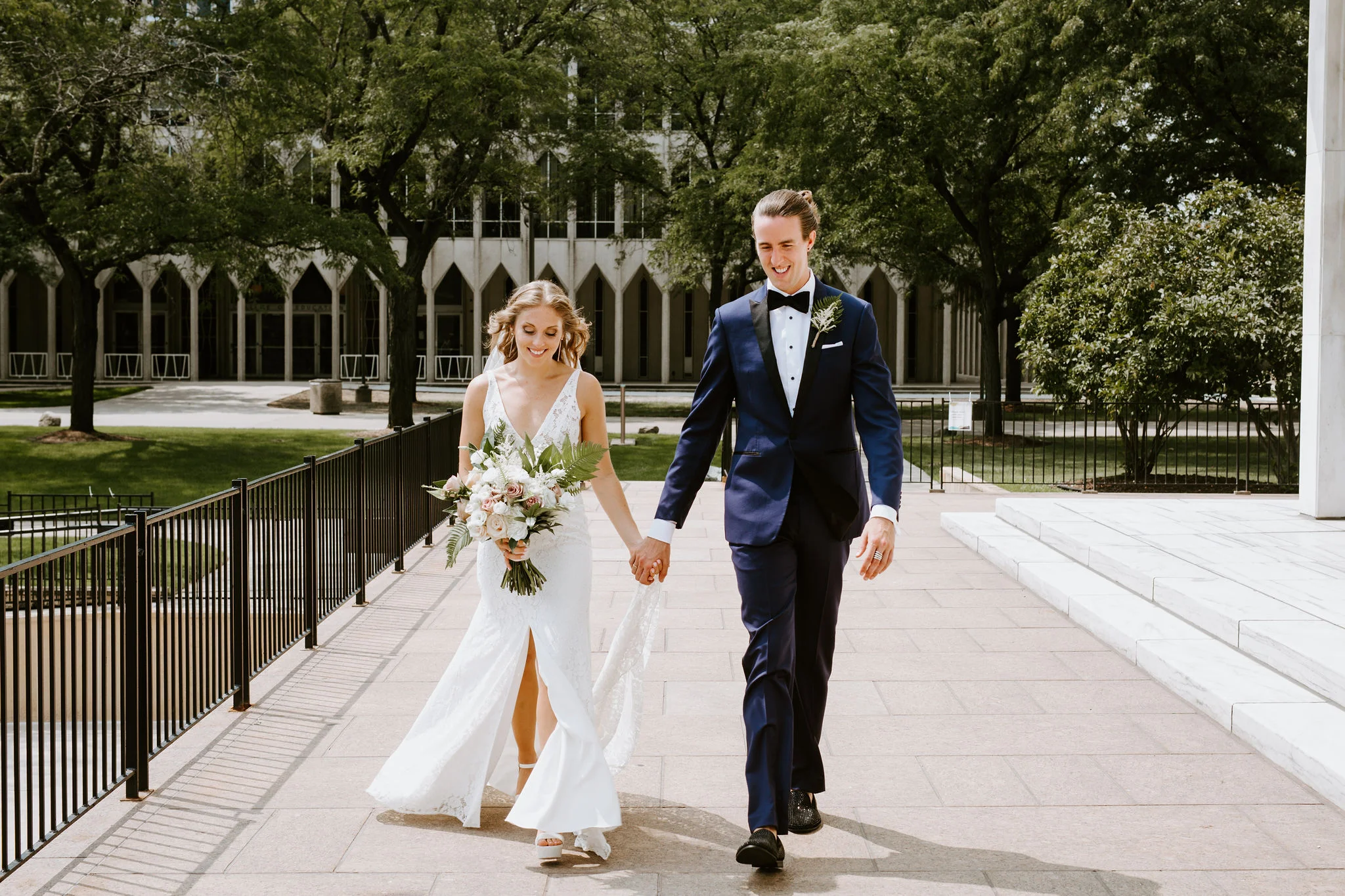 DetroitIndustrialWedding_Geoff&LyndsiPhotography_Alex&Jen_FirstLook51.jpg