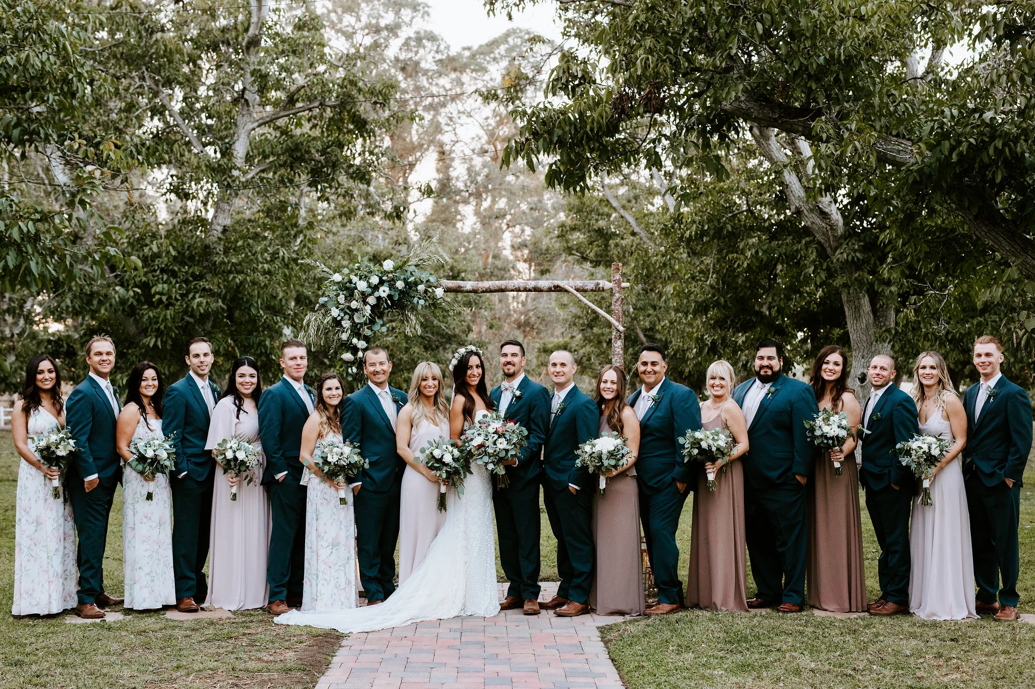 WalnutGroveWedding_Geoff&LyndsiPhotography_Casie&Matt_WeddingParty7.jpg