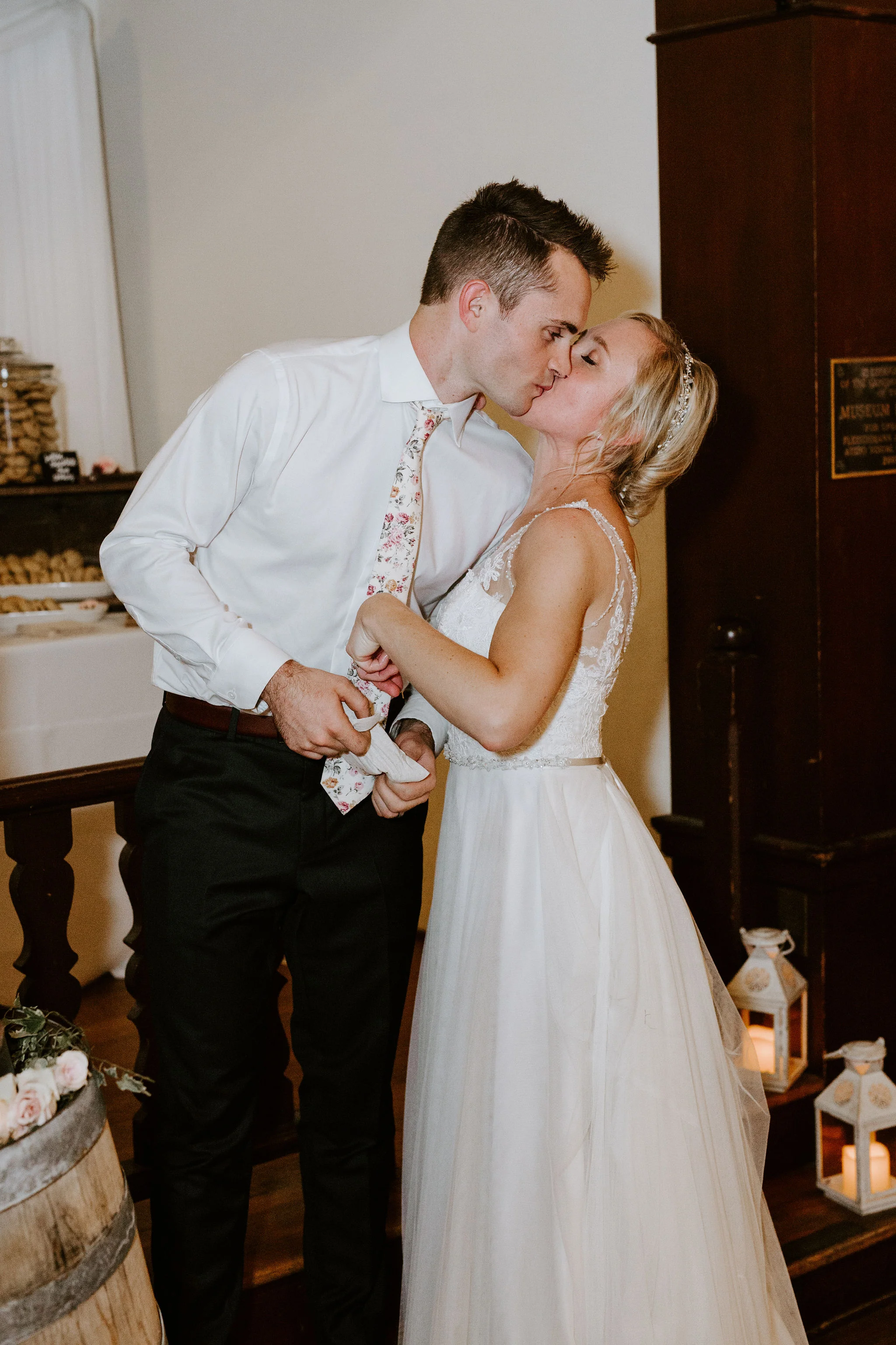 SantaBarbaraMuseumofNaturalHistoryWedding_Geoff&LyndsiPhotography_Madi&Mike_Reception260.jpg