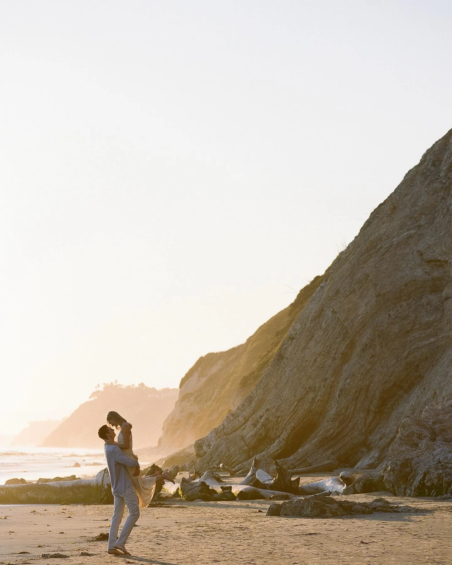 A few favorites from the prettiest evening in Santa Barbara for Amanda &amp; Slater&rsquo;s engagements 🤍 these two have the craziest story, they grew up in the same neighborhood just a few streets away from each other, went to different schools and