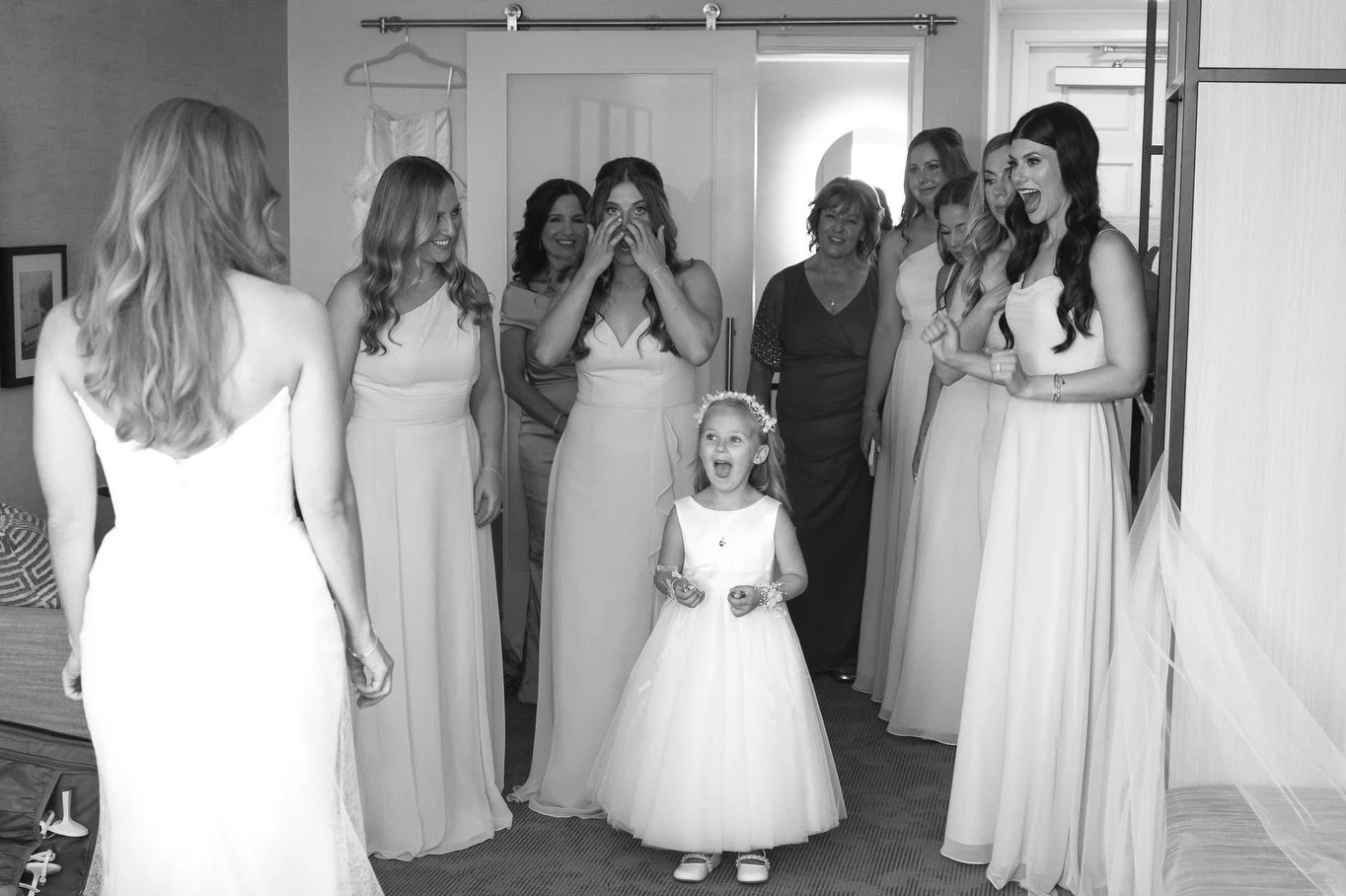 Horizontals from this special day that deserved their moment + the sweetest flower girl reaction to seeing her auntie in her wedding dress 🥹🤍

Venue: @graymattermuseum 
Photography: @geoffandlyndsi 
Coordination: @theeventset_ca 
Beauty: @designvis