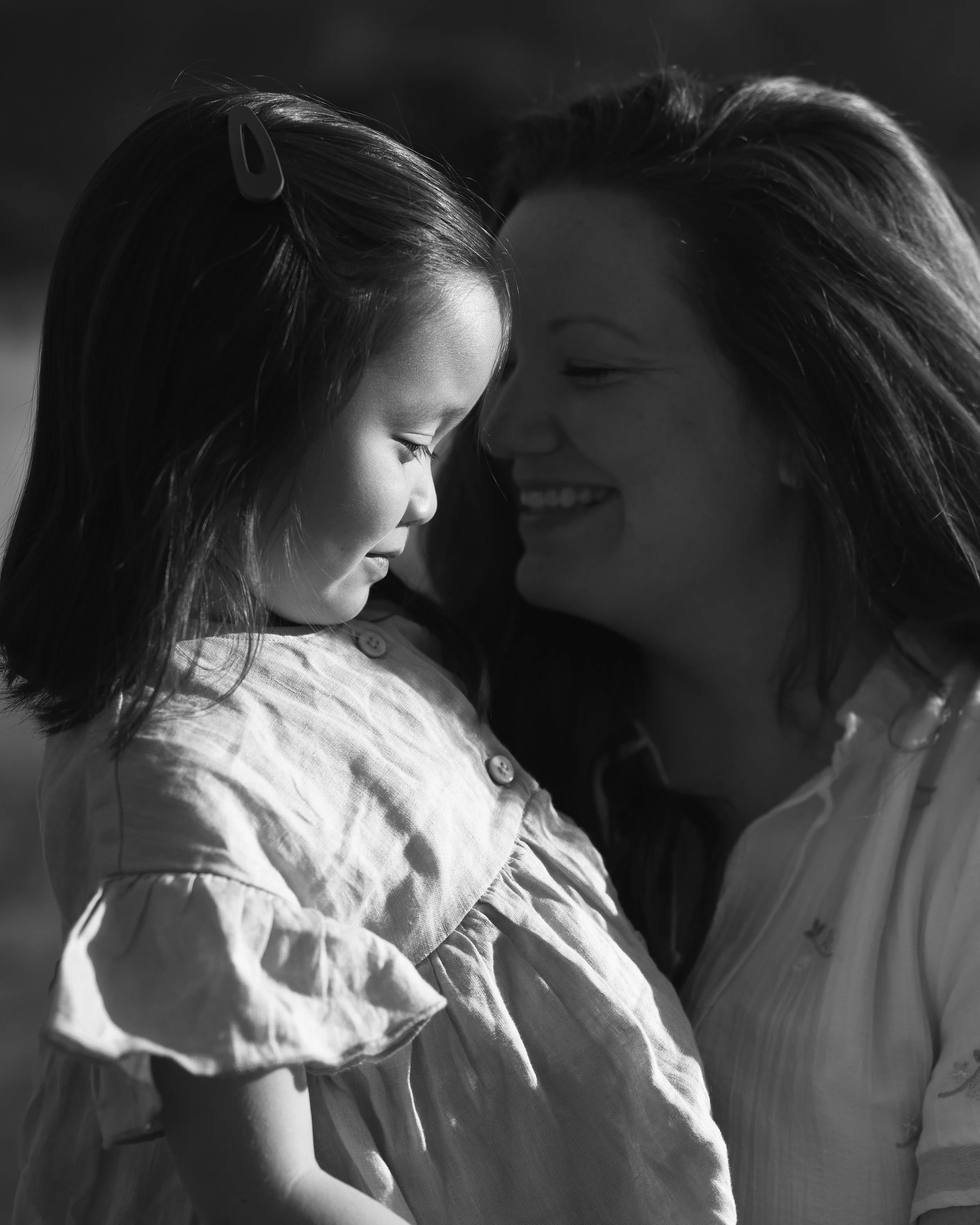 In no particular order (because how does one even choose!?), 20 of many favs from this sweet spring family session with the Gu family 💛✨