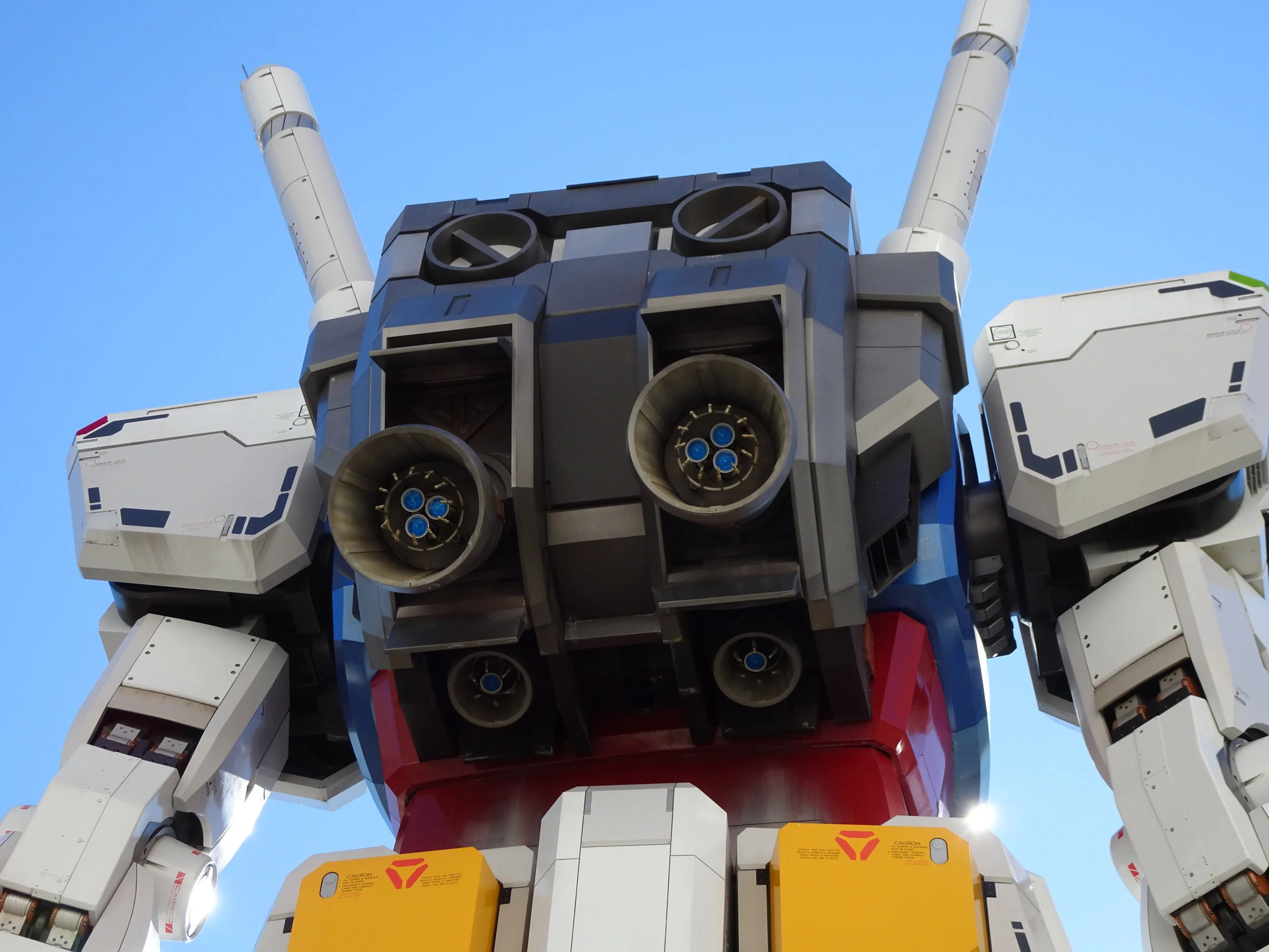 RX-78-2 Gundam 1-1 Statue - 048.jpg