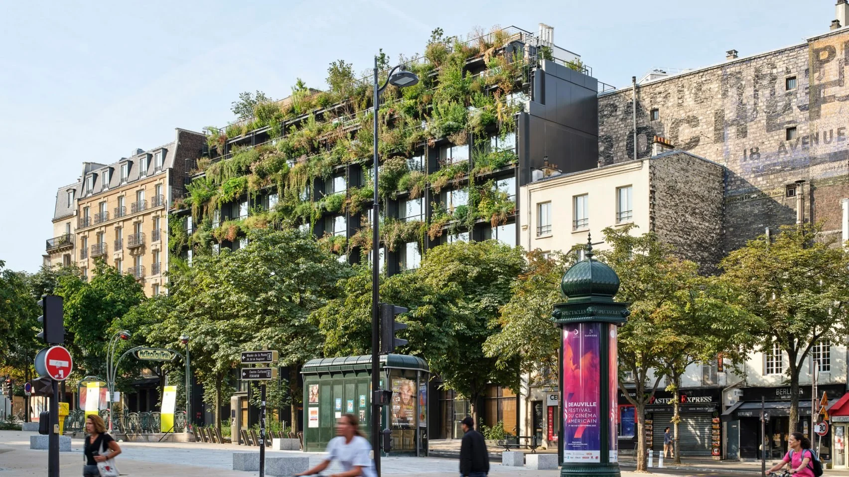 Vertical Gardens are Creeping Up Around the World 