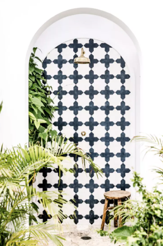 Photo by Jenna Leigh Photography, Design: Botanica Cayman, via realsimple.com