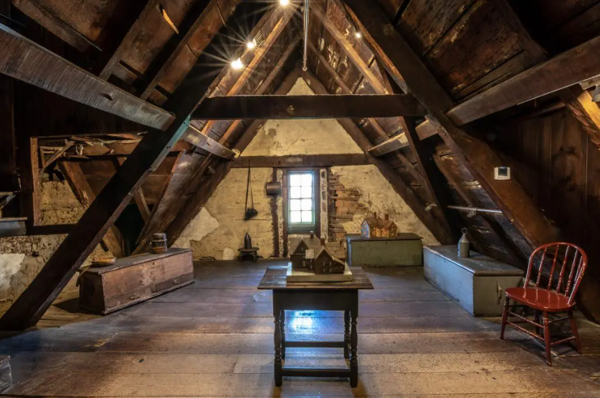Attic, Image by Christo Tsiaras, via 7gables.org