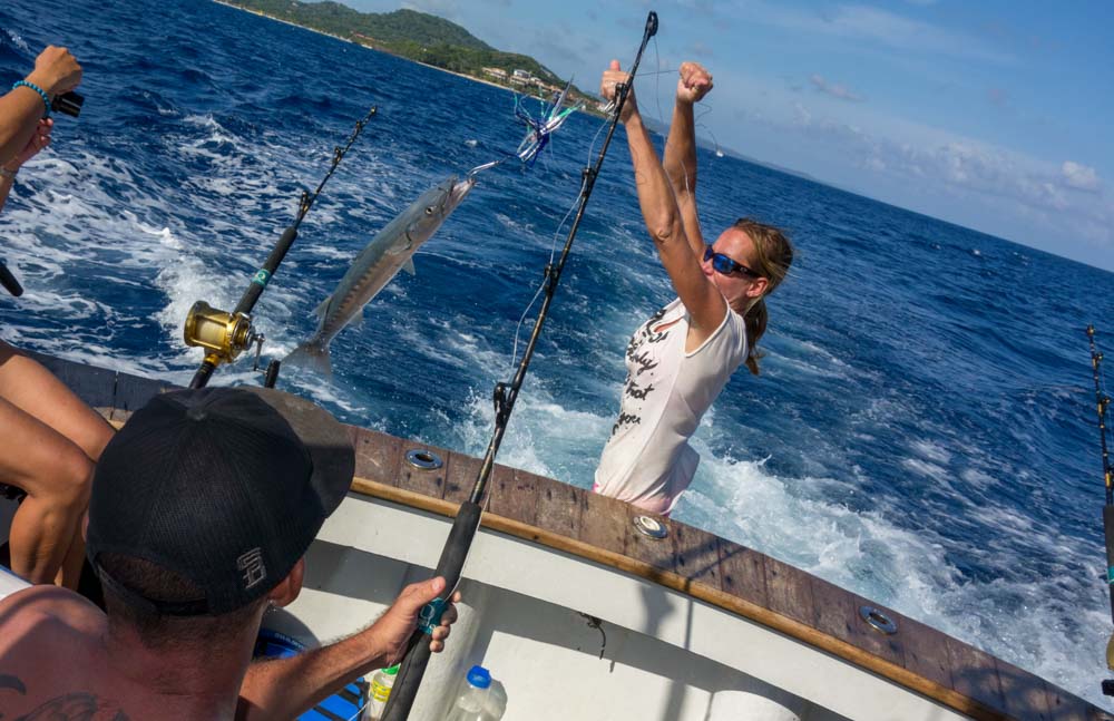 Hands on fishing roatan - About