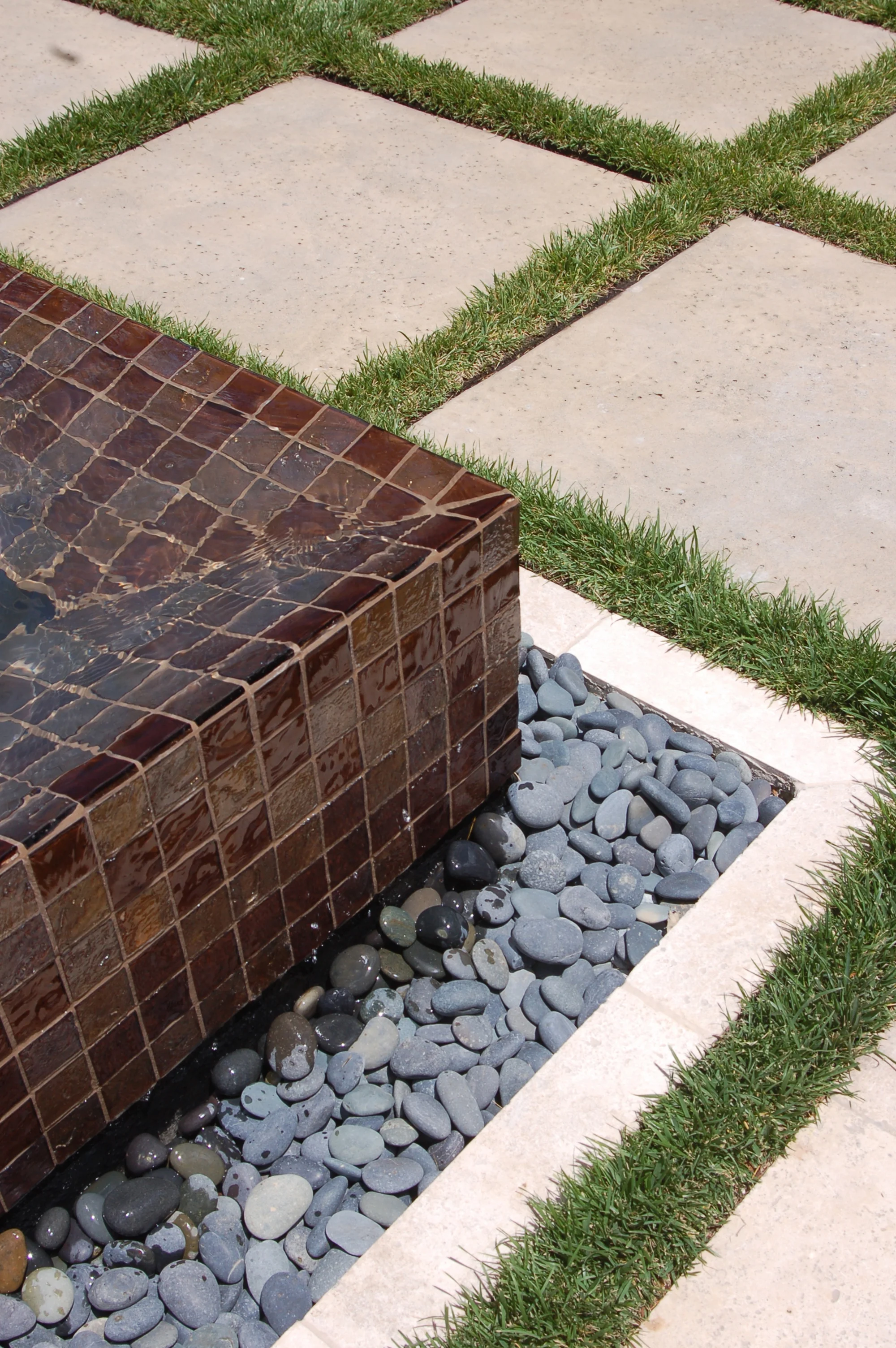sleepy-hollow-modern-mediterranean-fountain-copy.jpg