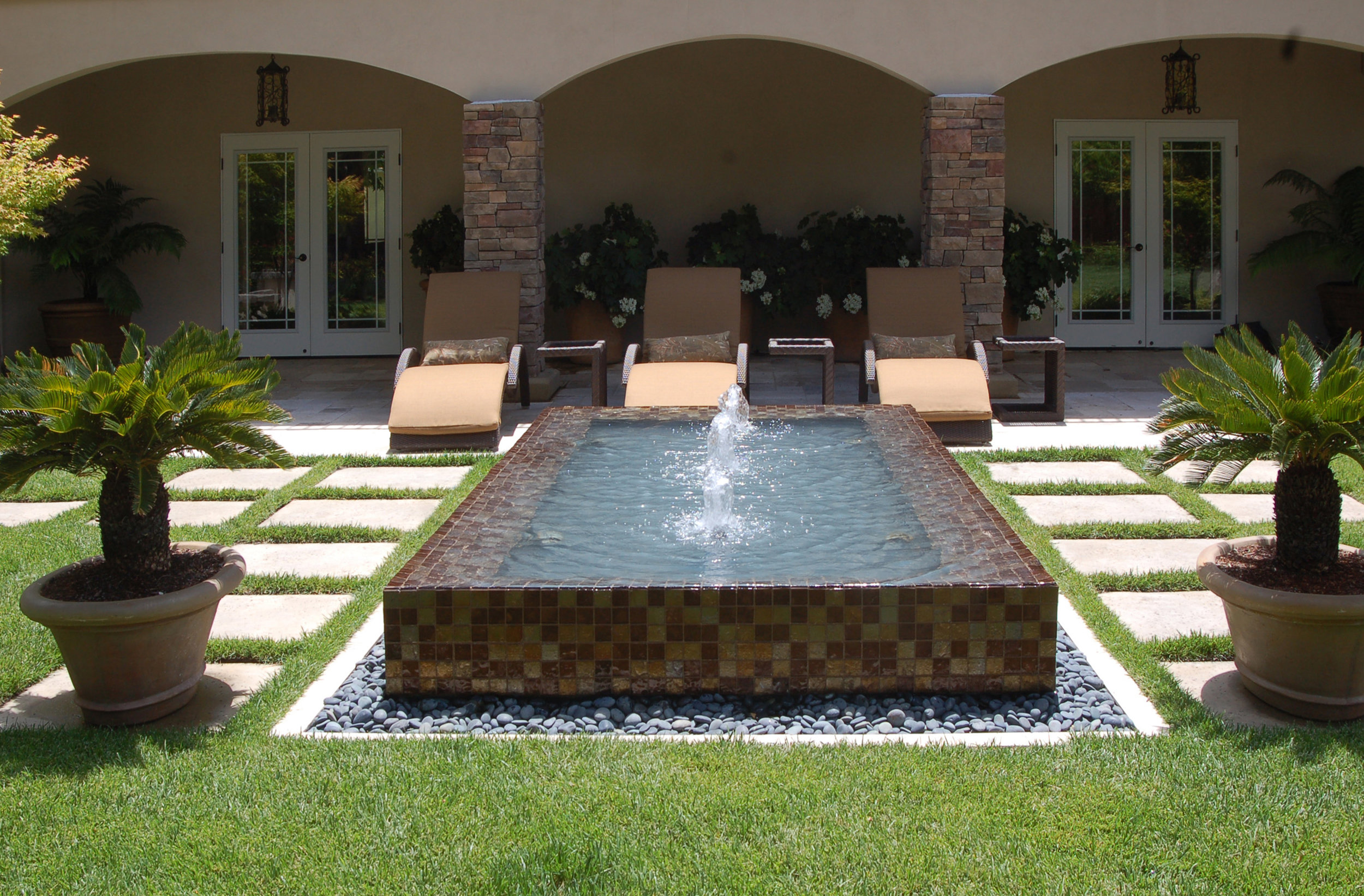 sleepy-hollow-modern-mediterranean-patio-fountain-copy.jpg