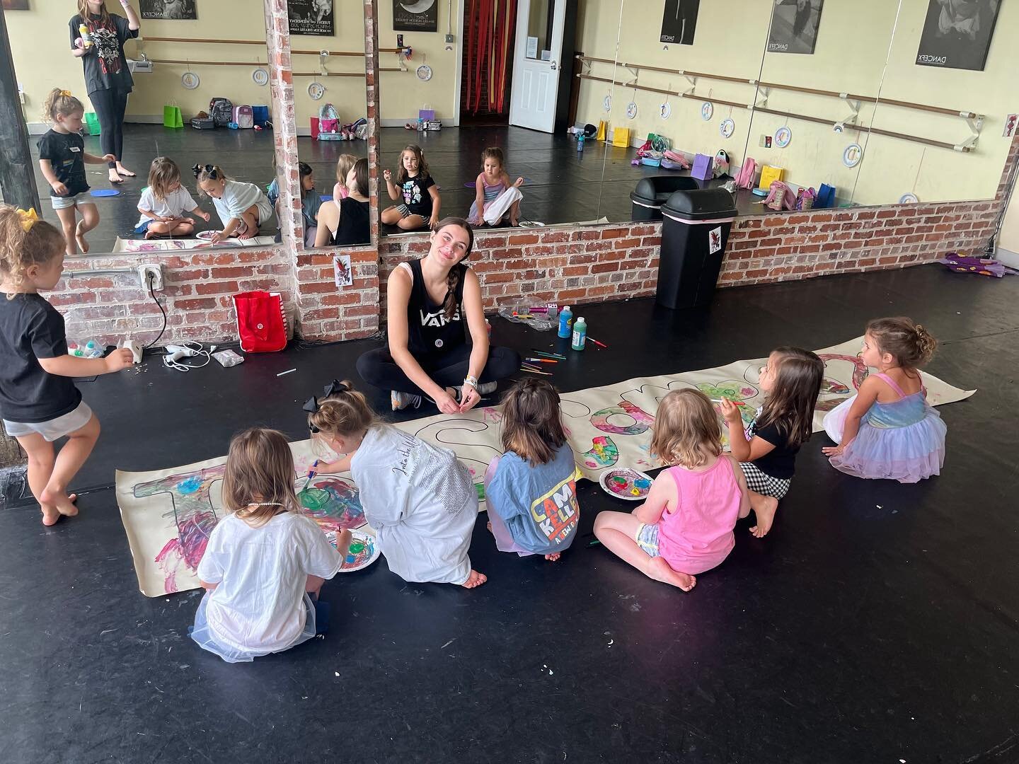 Craft time for everyone! Trolls Campers made a beautiful handprint mural, and our staff (mostly @allboutjazzy ) made a large format sign! Big things happening this week at Dancefx!