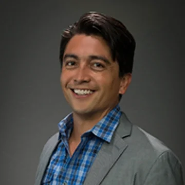 Edgar Headshot.jpg