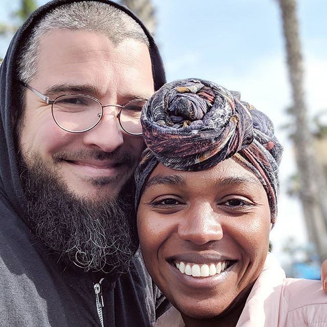 I get a lot of questions about marriage. My marriage to @citydre4ms and how to navigate talking to a potential person. Tomorrow ill do an instalive sharing the story of James and I and answering marriage questions. 
Spolier- he's not white 😆 
Instal