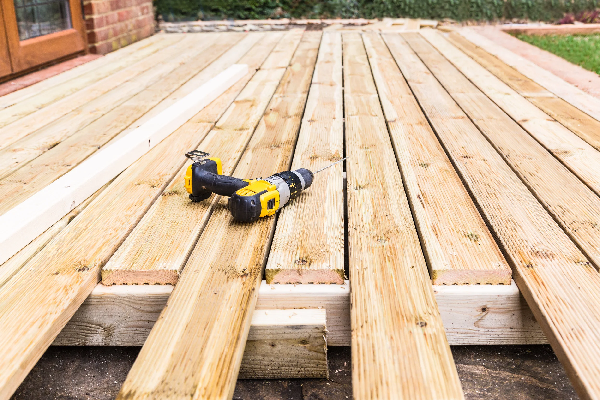 deckSafetyBkgPic_HiRes.jpg