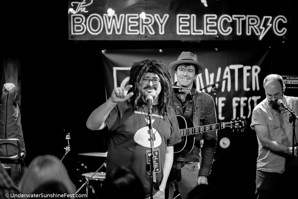 Adam Duritz introducing Stephen Kellogg
