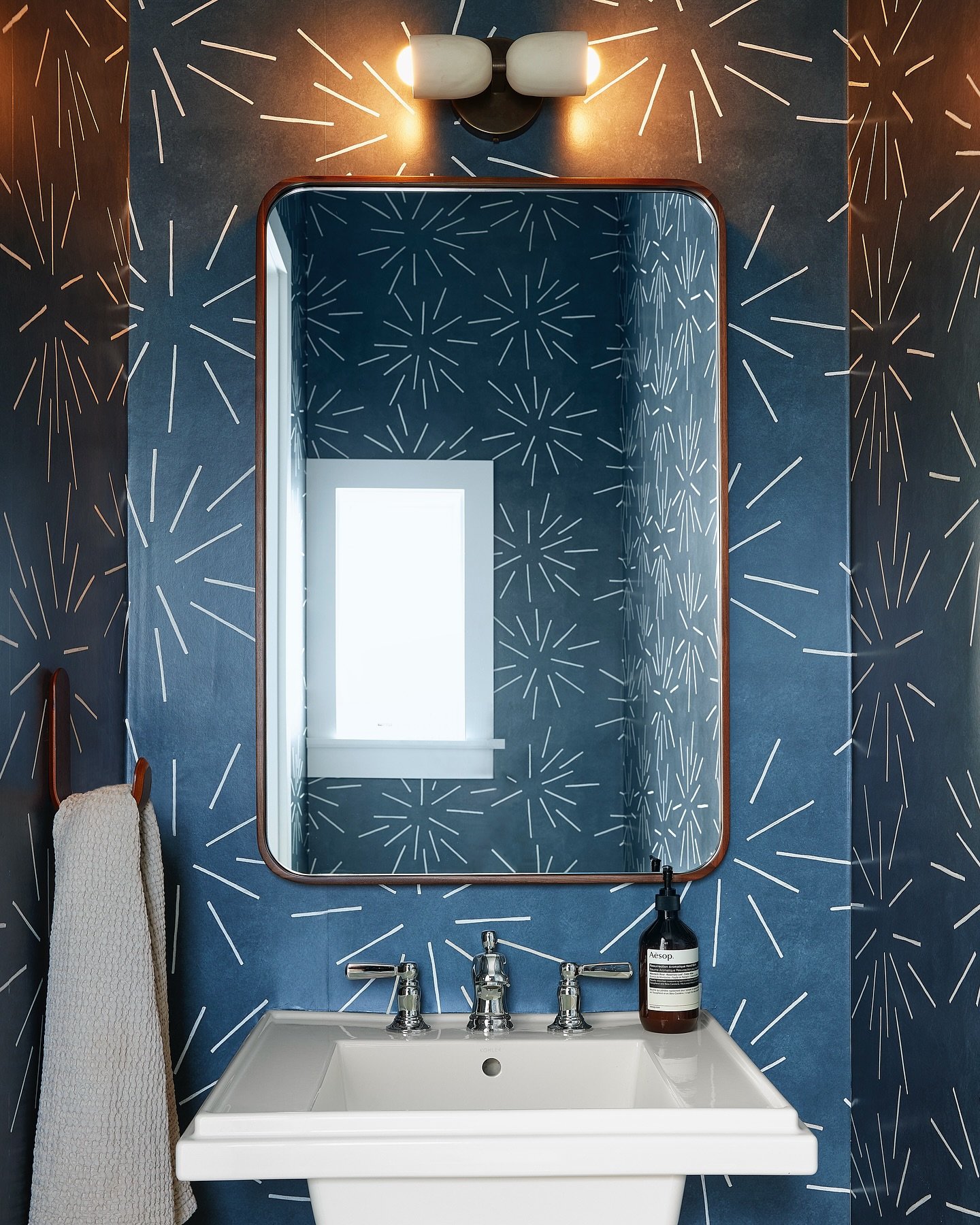 This wallpaper is so fun

Project: &ldquo;Ocean View New Construction&rdquo;
Interiors: @stoneledge.farm.home
Photography: @ericaallenspaces

#stoneledgefarmhome#stoneledgestudio#interiors#vermontinteriors#vermontdesign#powderroom#wallpaper#interiord
