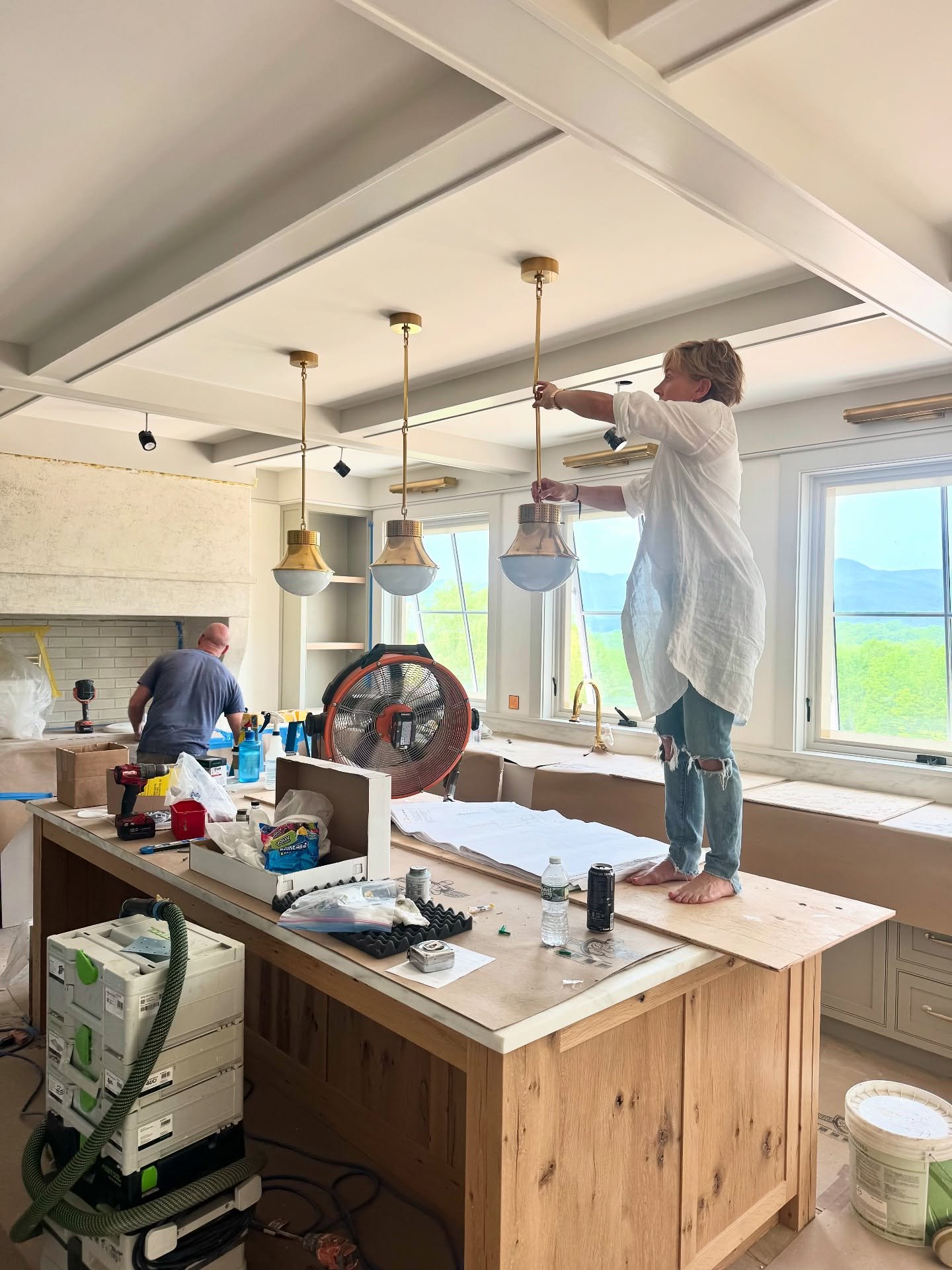 Install is right around the corner&hellip;

#stoneledgefarmhome#stoneledgestudio#interiors#vermontinteriors#vermontdesign#interiordesign#remodel#sneakpeek