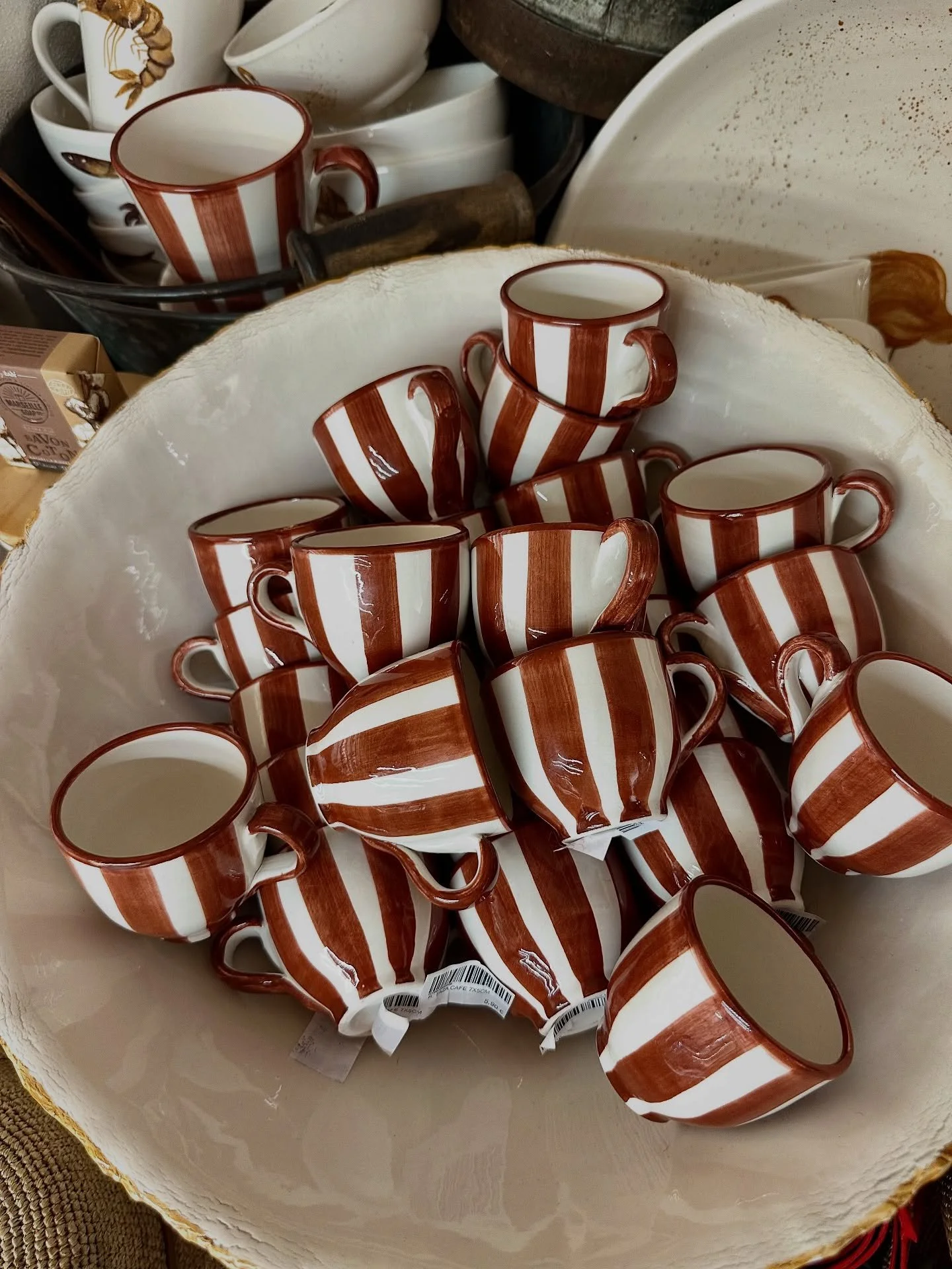 Timeworn castles, misty highlands, textures and tones that will certainly inspire our next design story

#europe#mikastravels#travel#vacation#sourcingtrip#designer#interiordesigner#designinspiration#stoneledgestudio#decor