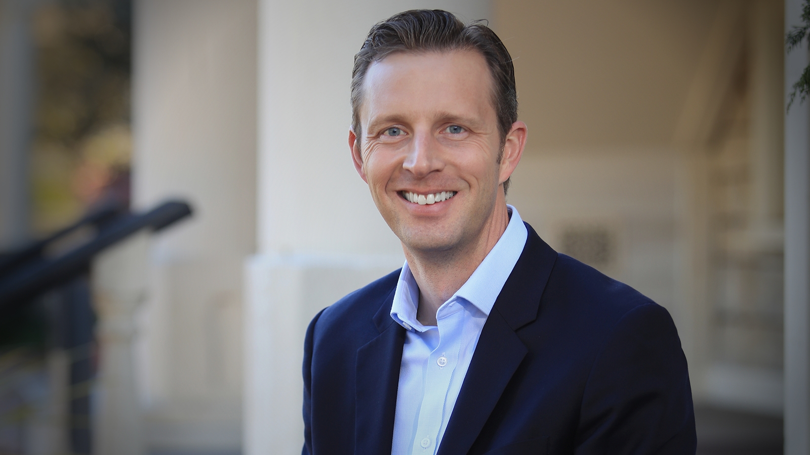 ZACH FRIEND AUTHOR ◆ LEADER ◆ INNOVATOR ON MESSAGE