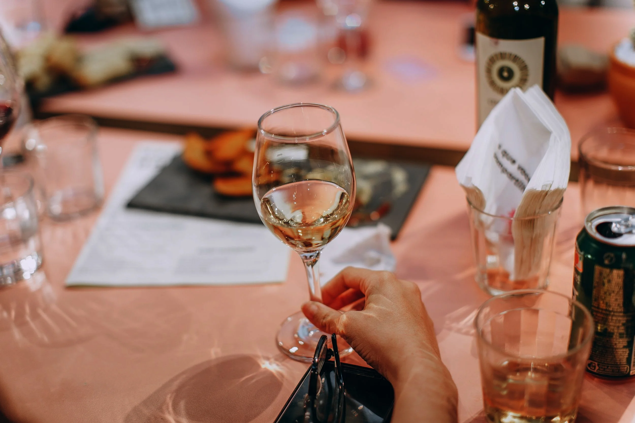 alcohol-blur-bottle-696215.jpg