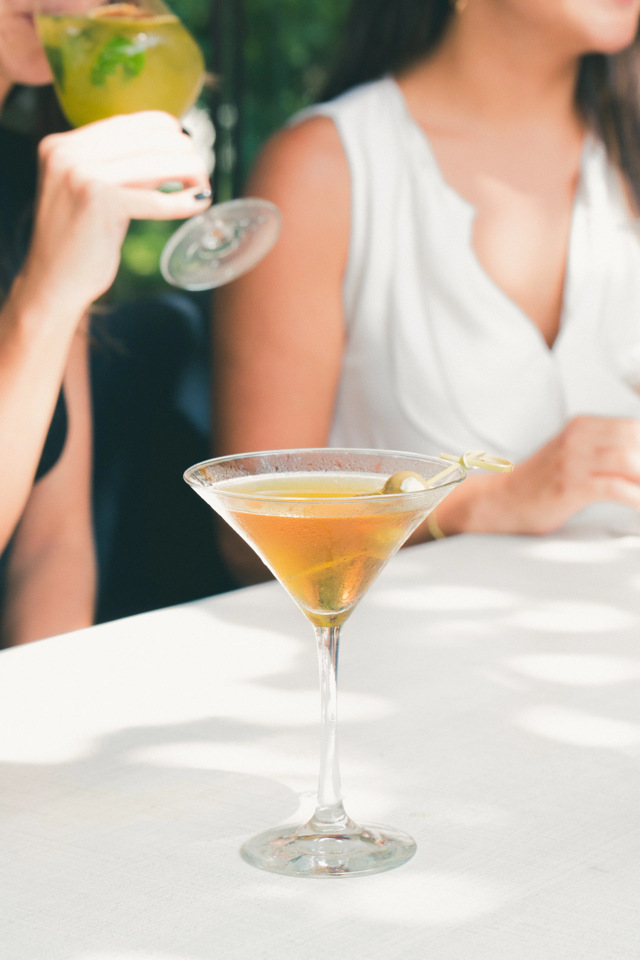 alcohol-close-up-cocktail-1097421.jpg