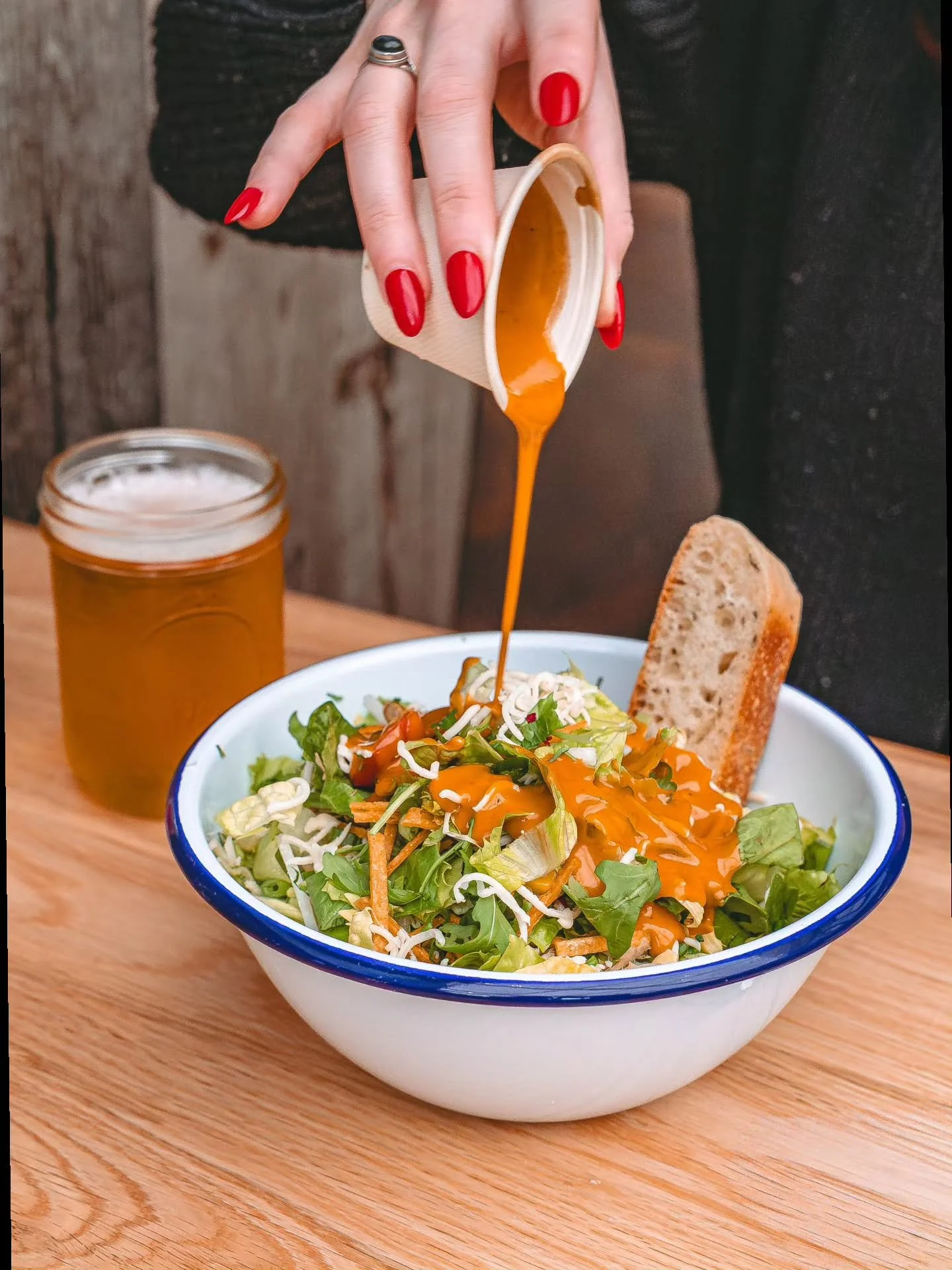 Crisp, fresh, and perfectly dressed. 🥗👏

Click the link in our bio to explore the full menu and order ahead! 🔗 #bluebarngourmet 

⁣
⁣
⁣
⁣
⁣
#sfeats #freshingredients #sandwichlovers #sfrestaurants #letseatsf #eatersf #thisissf #wheretoeatsf #bayar