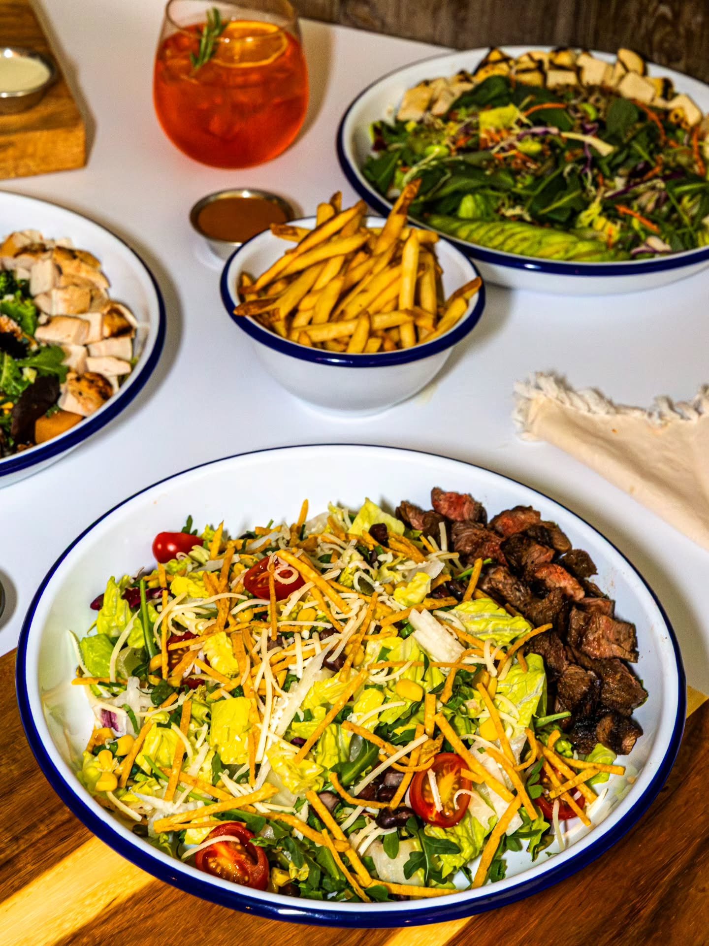 The table is set for a great meal ahead! 👏🥗

Order ahead by clicking the link in our bio today! 🔗 #bluebarngourmet 

⁣
⁣
⁣
⁣
⁣
#foodstagram #freshingredients #saladlovers #foodphotography