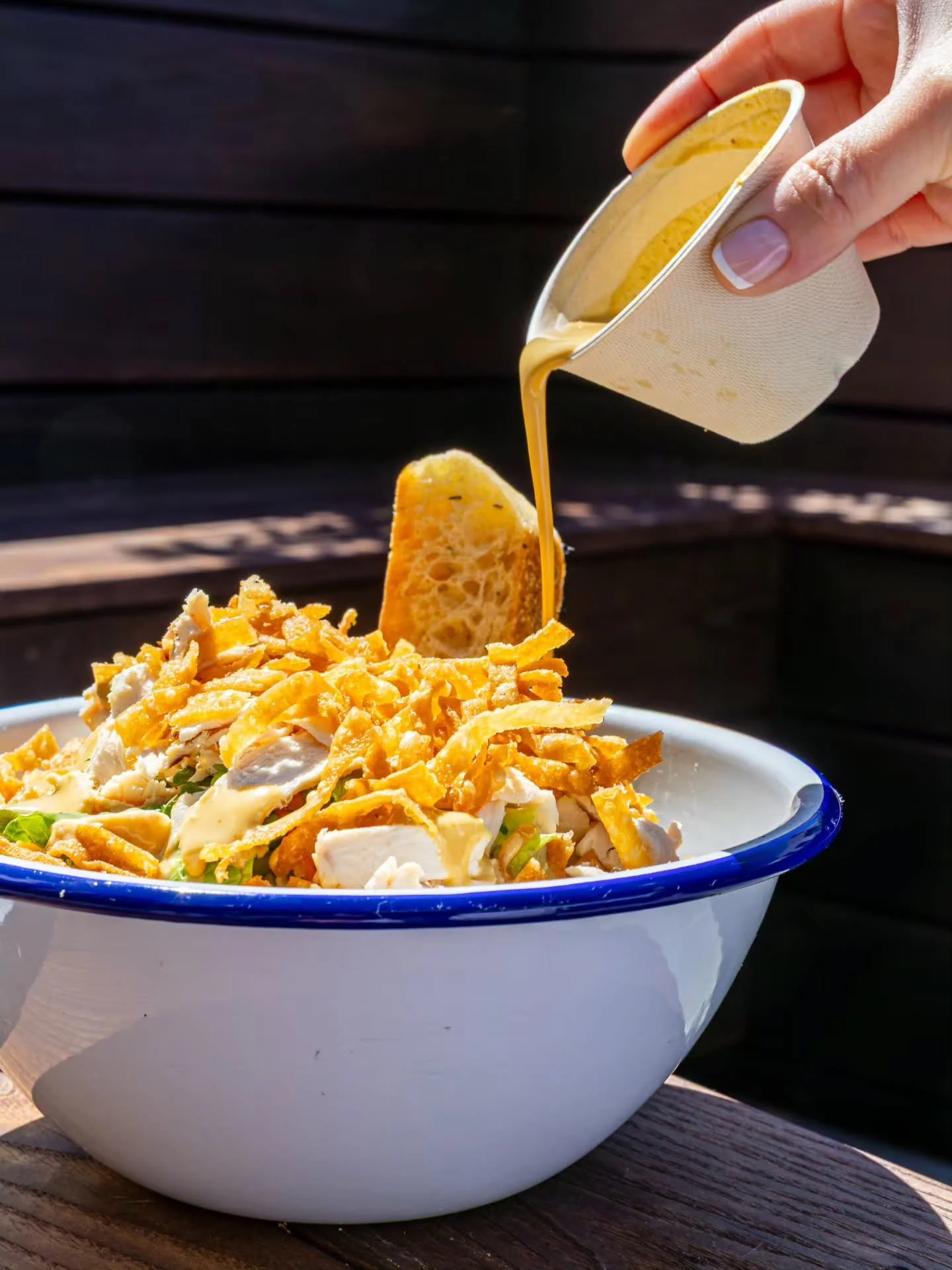 Pour in for some sunshine and Blue Barn today. 🥗😋

Order ahead by clicking the link in our bio today! 🔗 #bluebarngourmet 

⁣
⁣
⁣
⁣
⁣
#sfeats #saladlovers #foodiefinds #salad