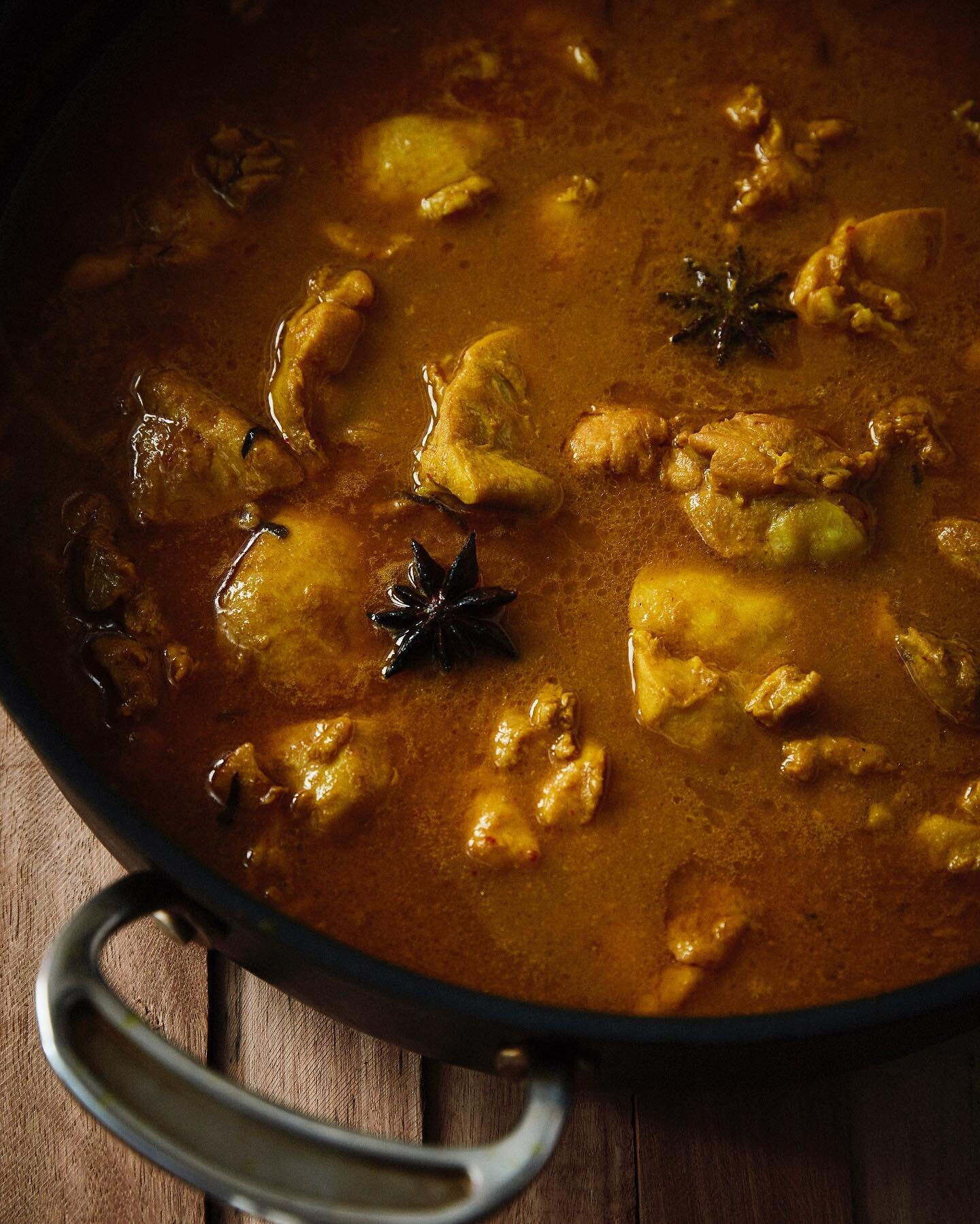 Doomsday cookbook P13. Northern Thai Chicken curry. Worthy of the effort spent making the paste. So fresh and fragrant compared to the jarred stuff. For the paste just blitz 40g ginger with turmeric,shallot,white part of lemongrass,garlic,shrimp past