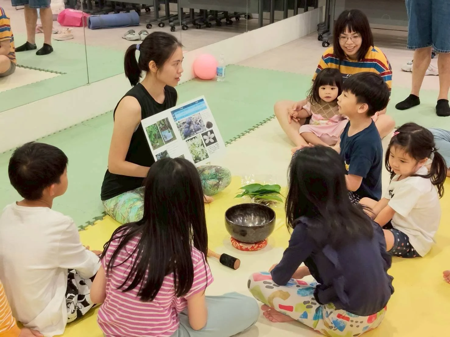 0-2 哈客兒童瑜珈