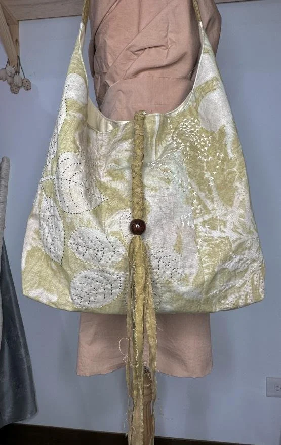 C-1 客家花葉移印染織創作