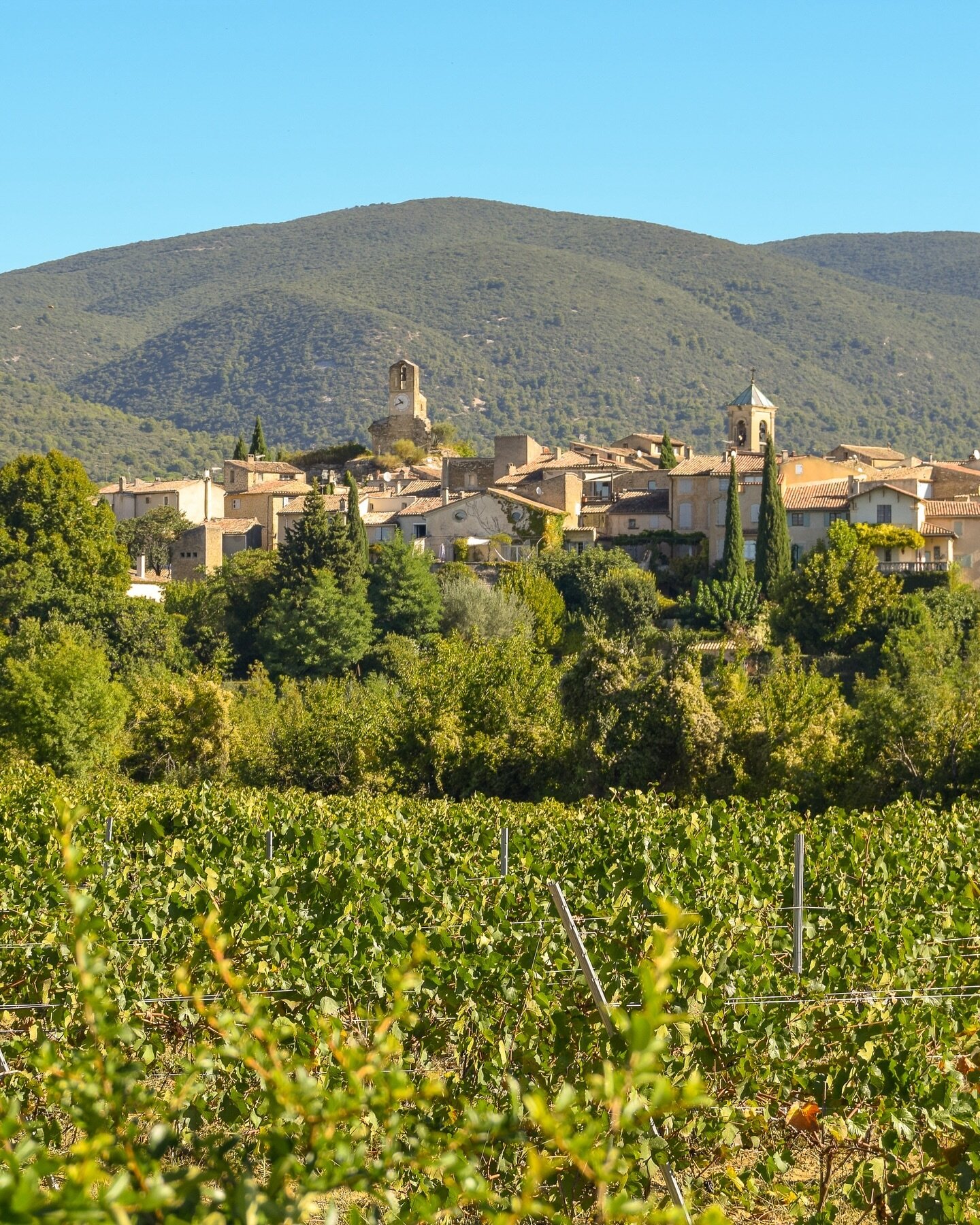 if you haven&rsquo;t been to the picturesque 1,000 year old village of Lourmarin in the Luberon region then you definitely need to add it to your list of places to stop when traveling in Provence! It is known as one of the most beautiful villages in 
