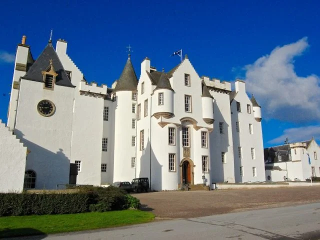 Blair-Castle-exterior-panoramic-front-640x480.jpg