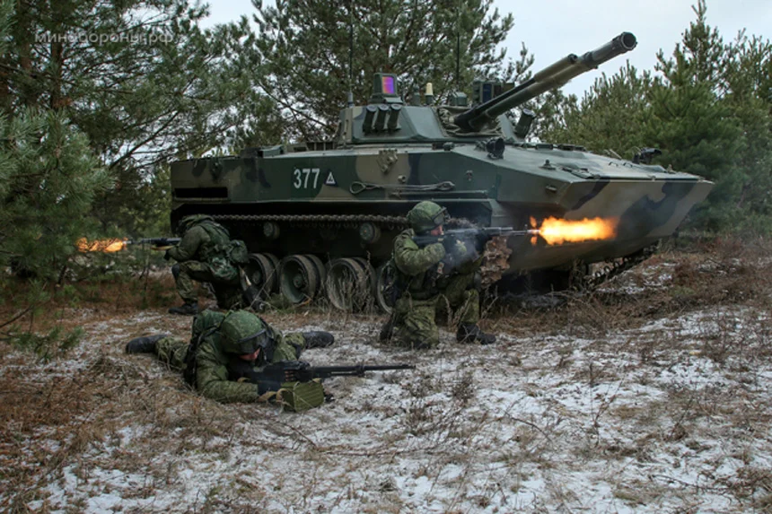 BMD-4M kan luftlandsättas med besättning och skyttesoldater i, och vara redo för strid omedelbart. Foto: Thaimilitary