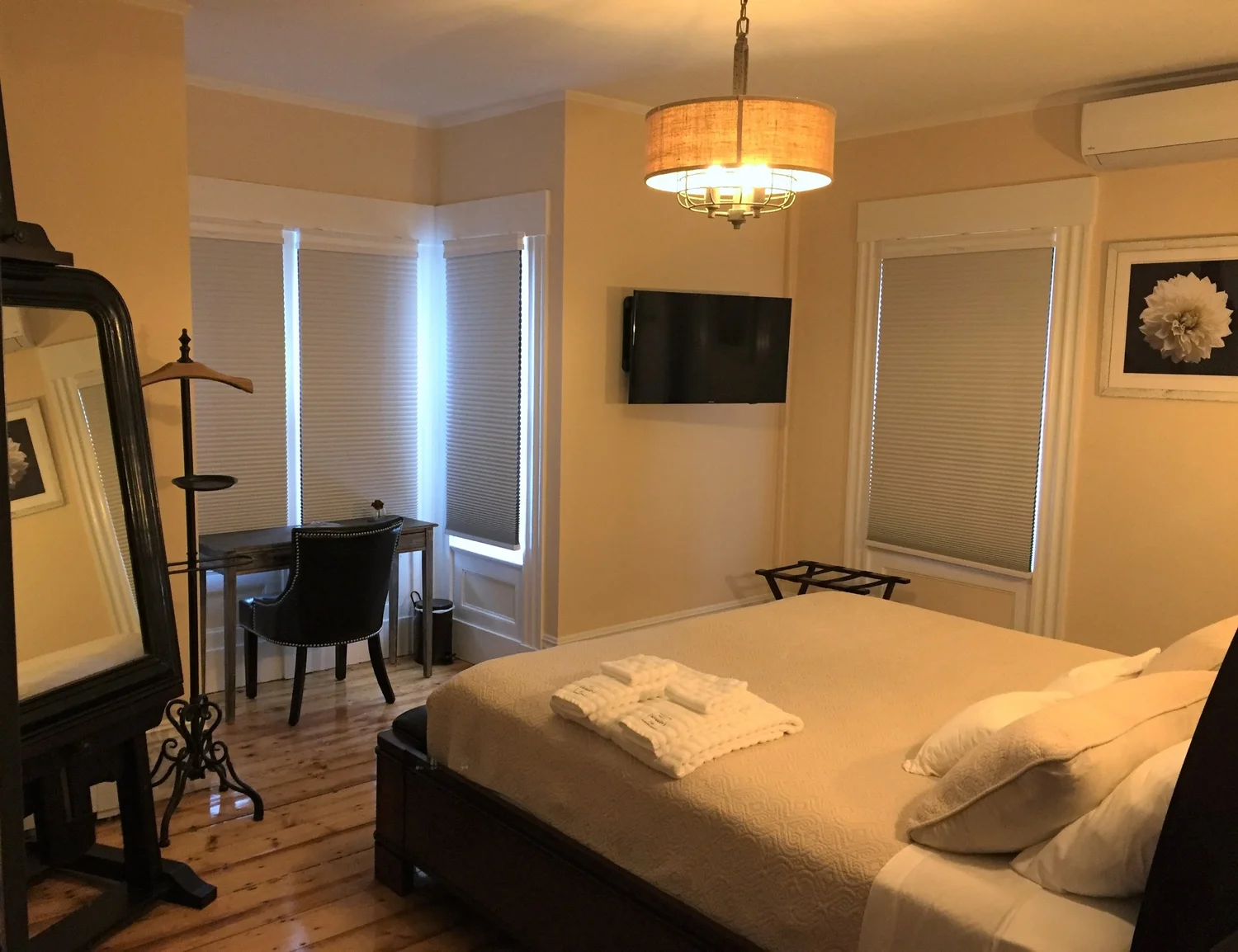Sea Street Inn — 3