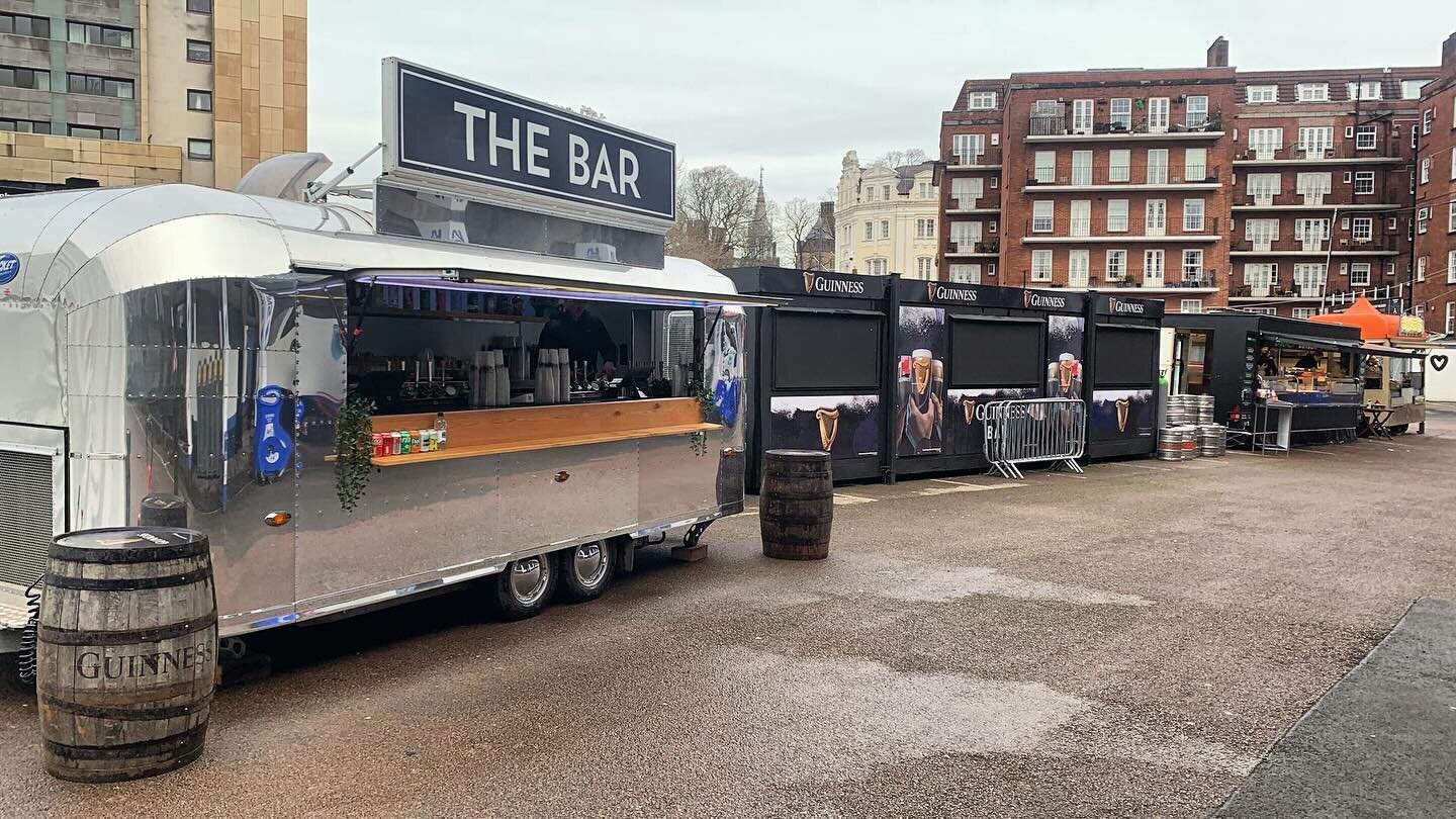 Boxing day bar at Cardiff Arms Park for the Cardiff Blues rugby match 🏉 A great game today! 👏🏻 
#cardiffarmspark #cardiffrugby #cardiffblues #mobilebar #eventbar #boxingday #juniperbars